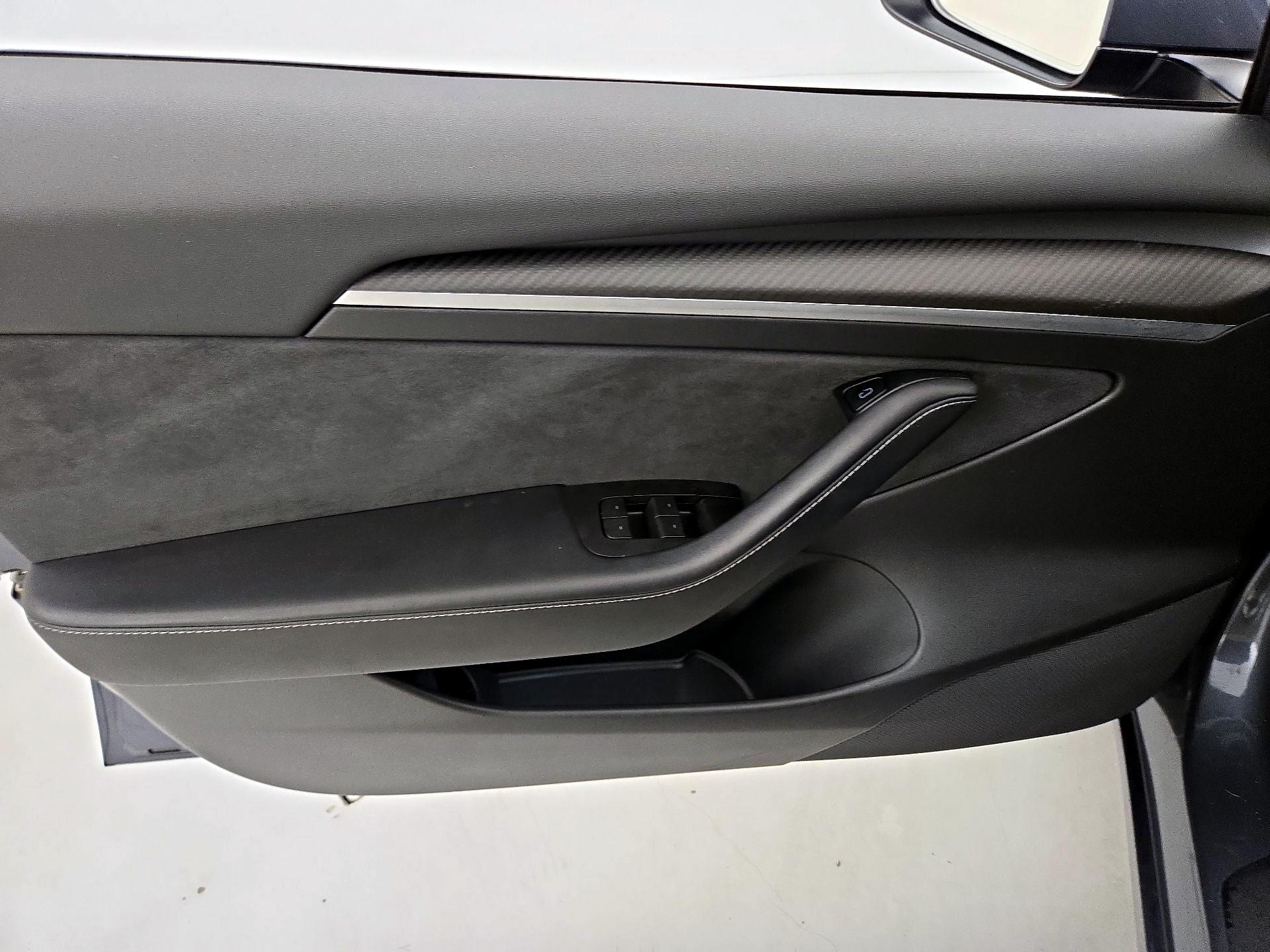 Thumbnail: 2022 Tesla Model 3 - 12