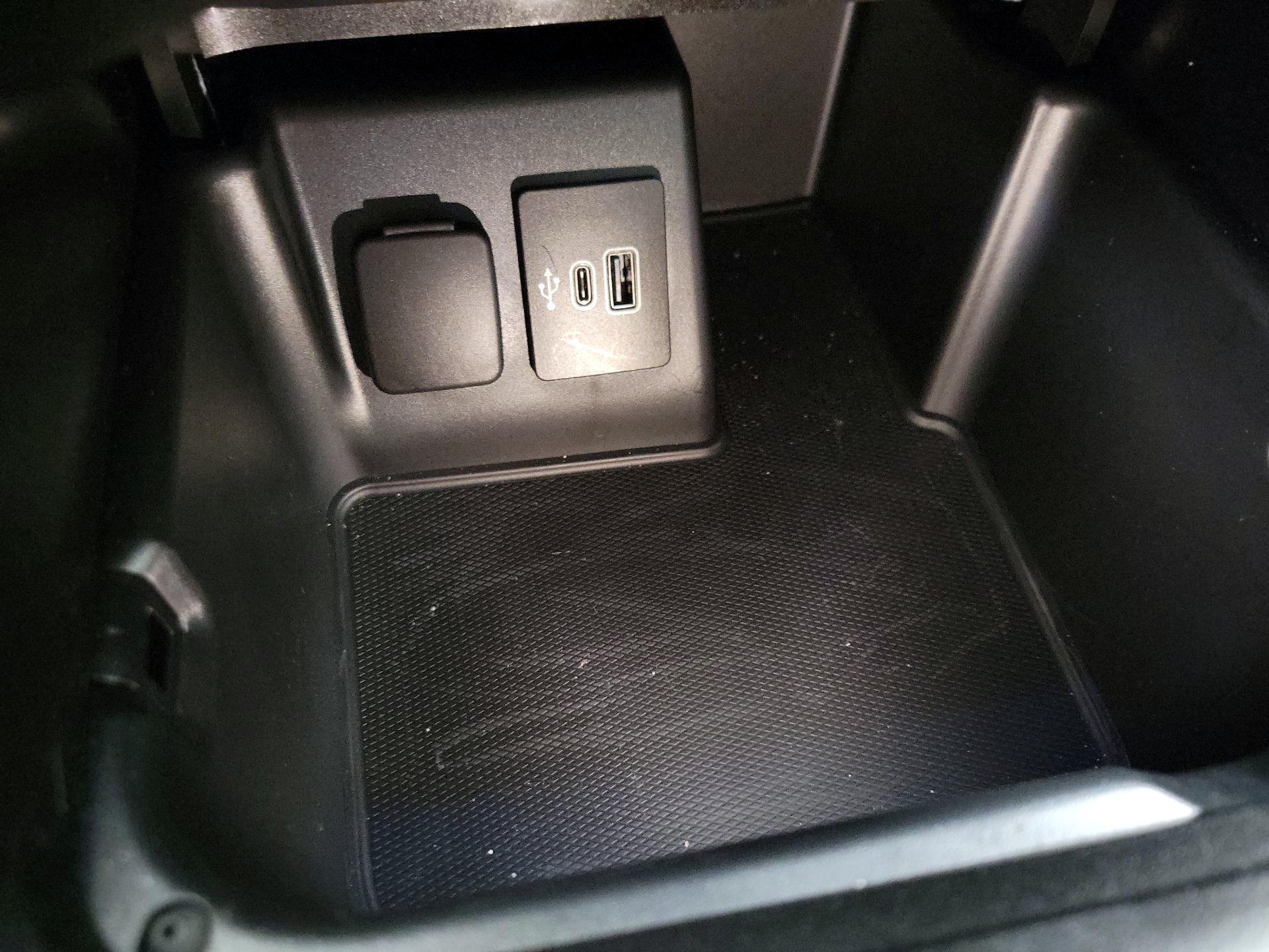 Thumbnail: 2025 Ford Explorer - 18