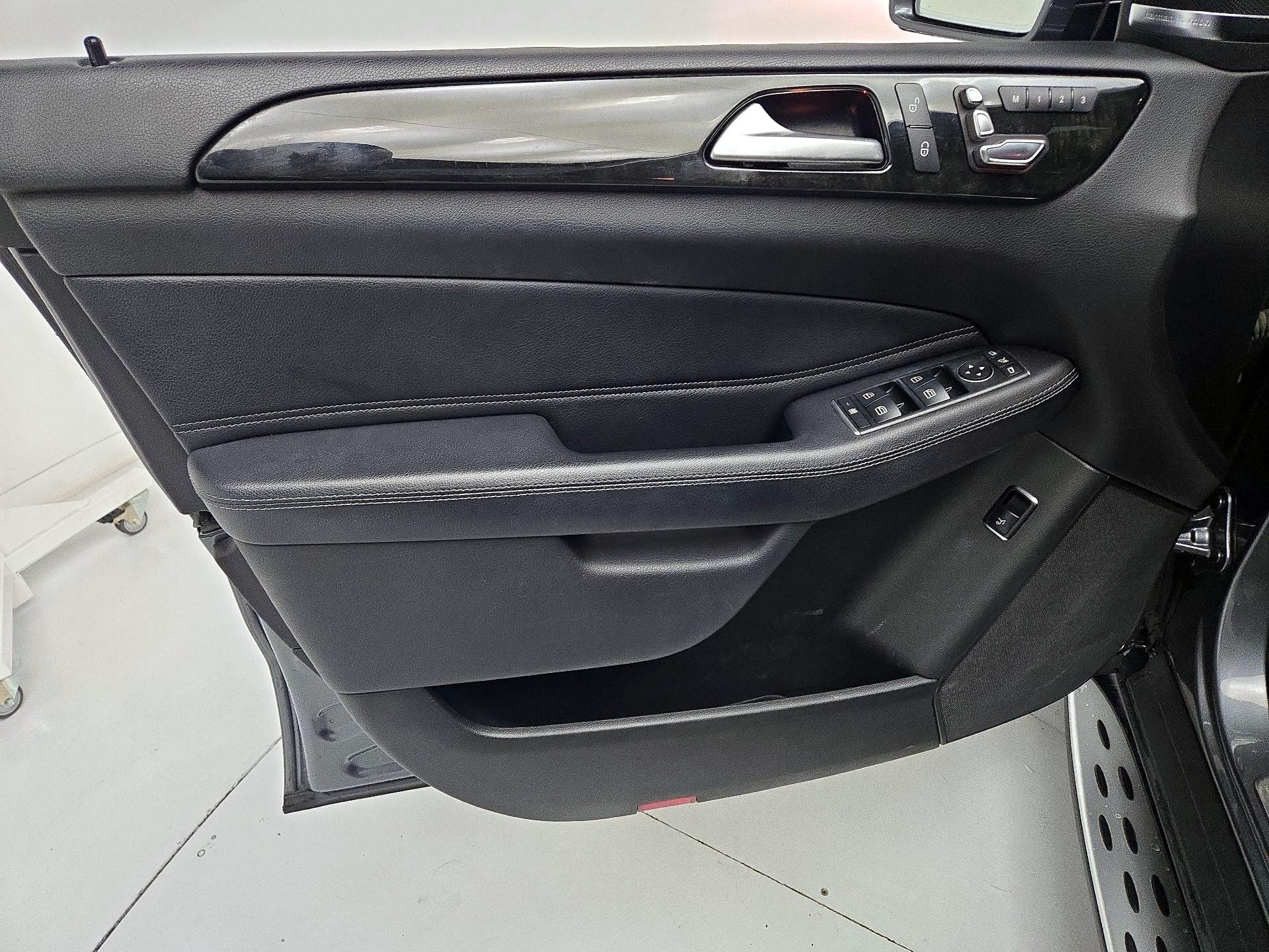 Thumbnail: 2018 Mercedes-Benz GLE - 12