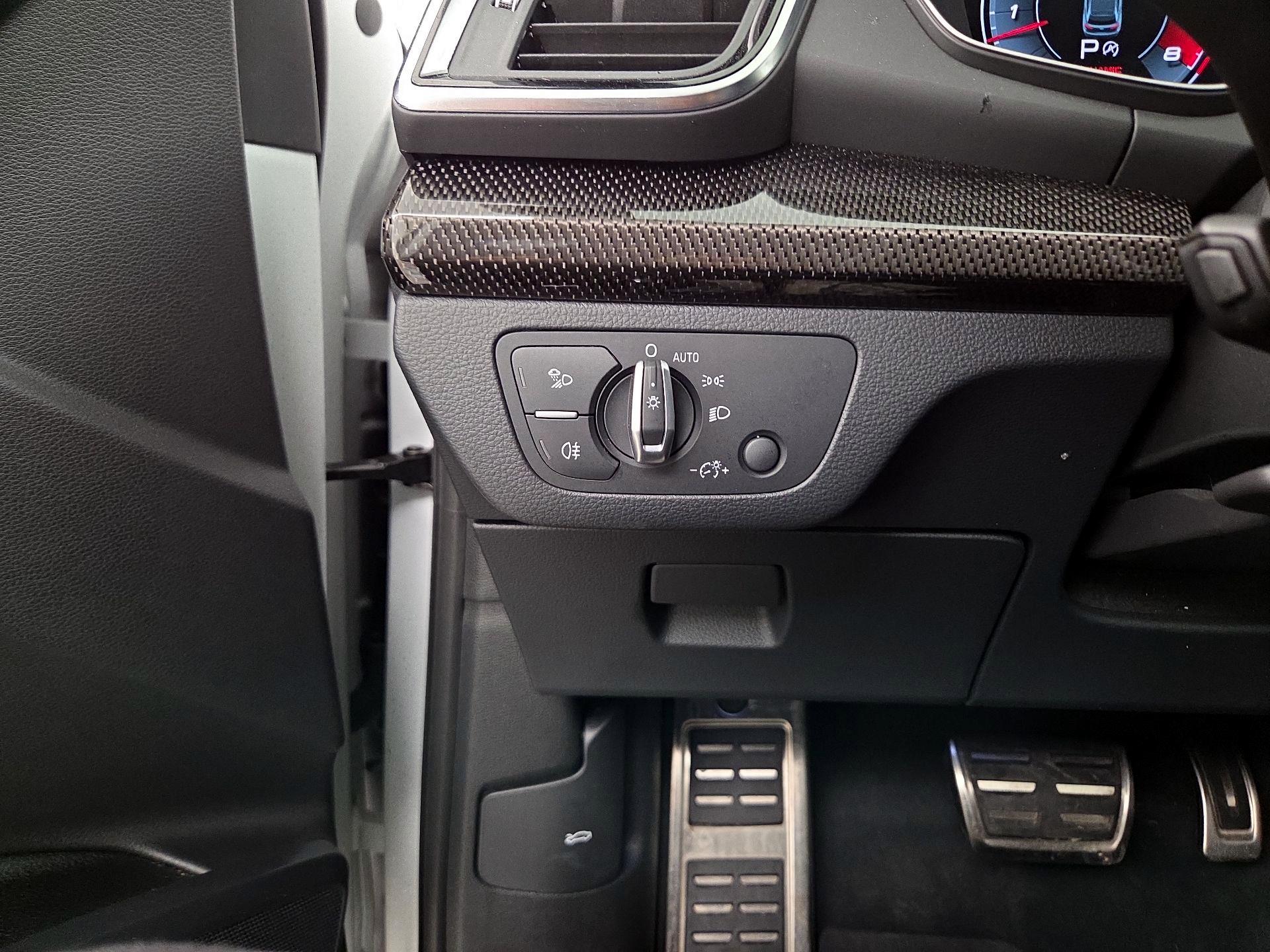 Thumbnail: 2022 Audi SQ5 - 13