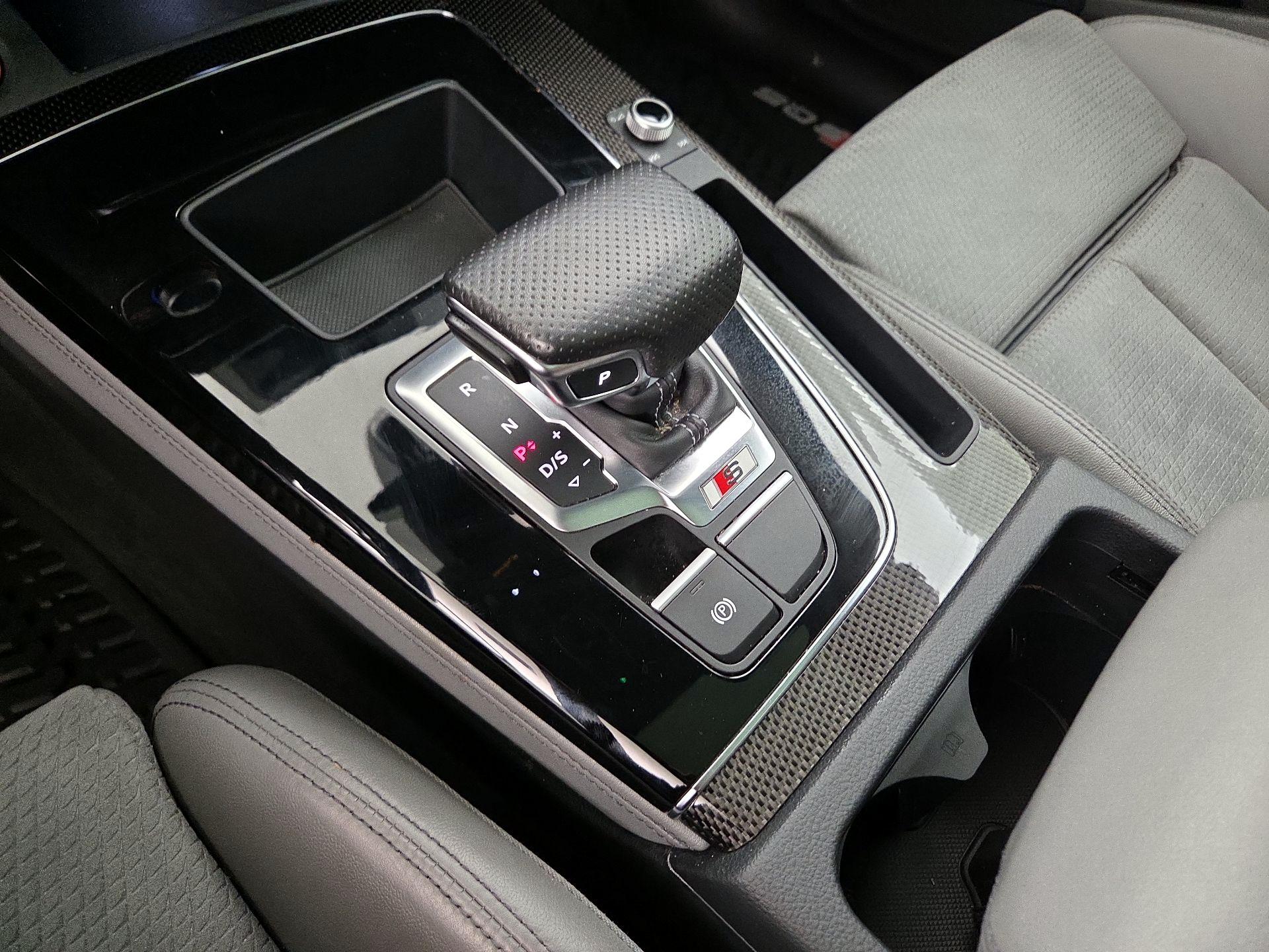 Thumbnail: 2022 Audi SQ5 - 17