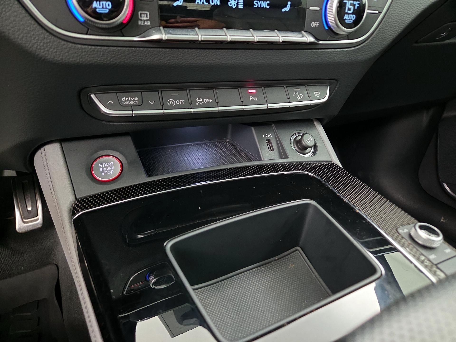 Thumbnail: 2022 Audi SQ5 - 18