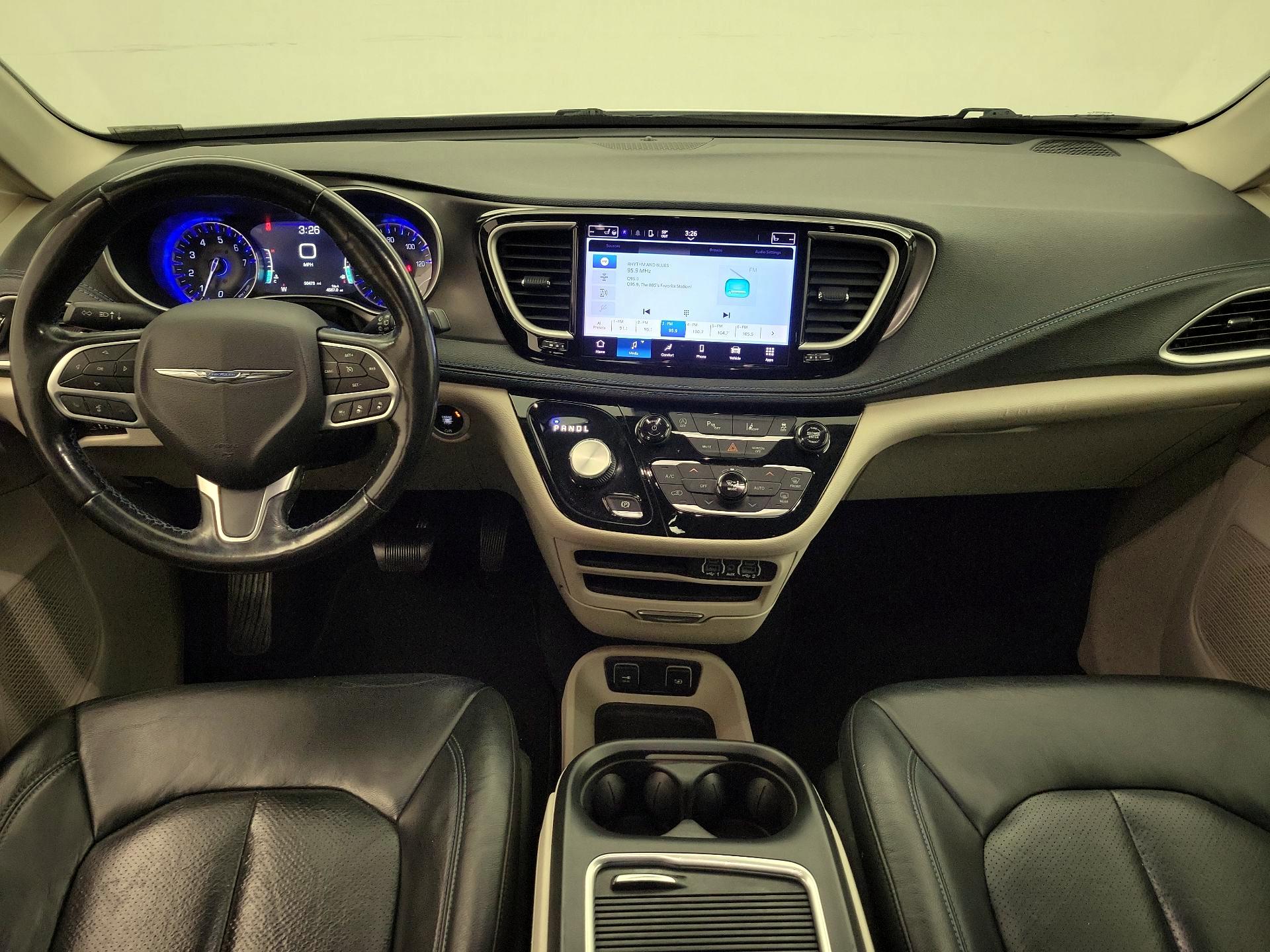 Thumbnail: 2021 Chrysler Pacifica - 9