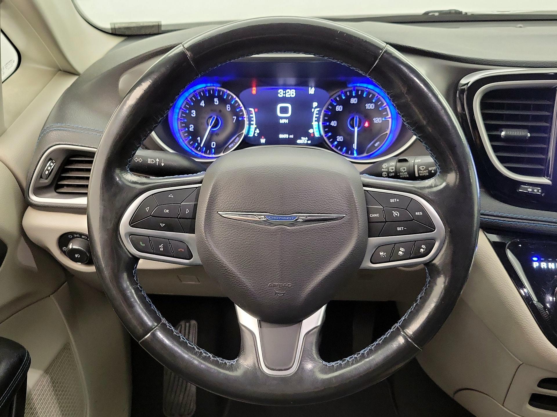 Thumbnail: 2021 Chrysler Pacifica - 10