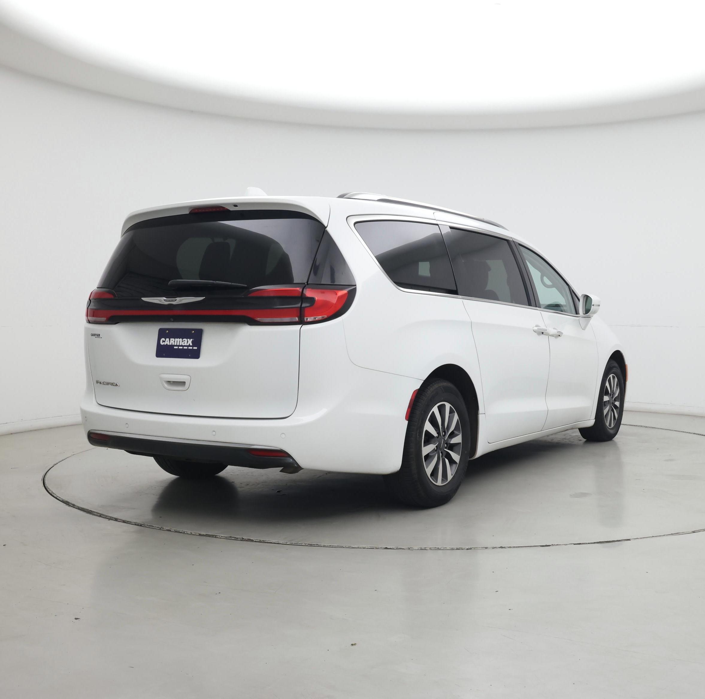 Thumbnail: 2021 Chrysler Pacifica - 8