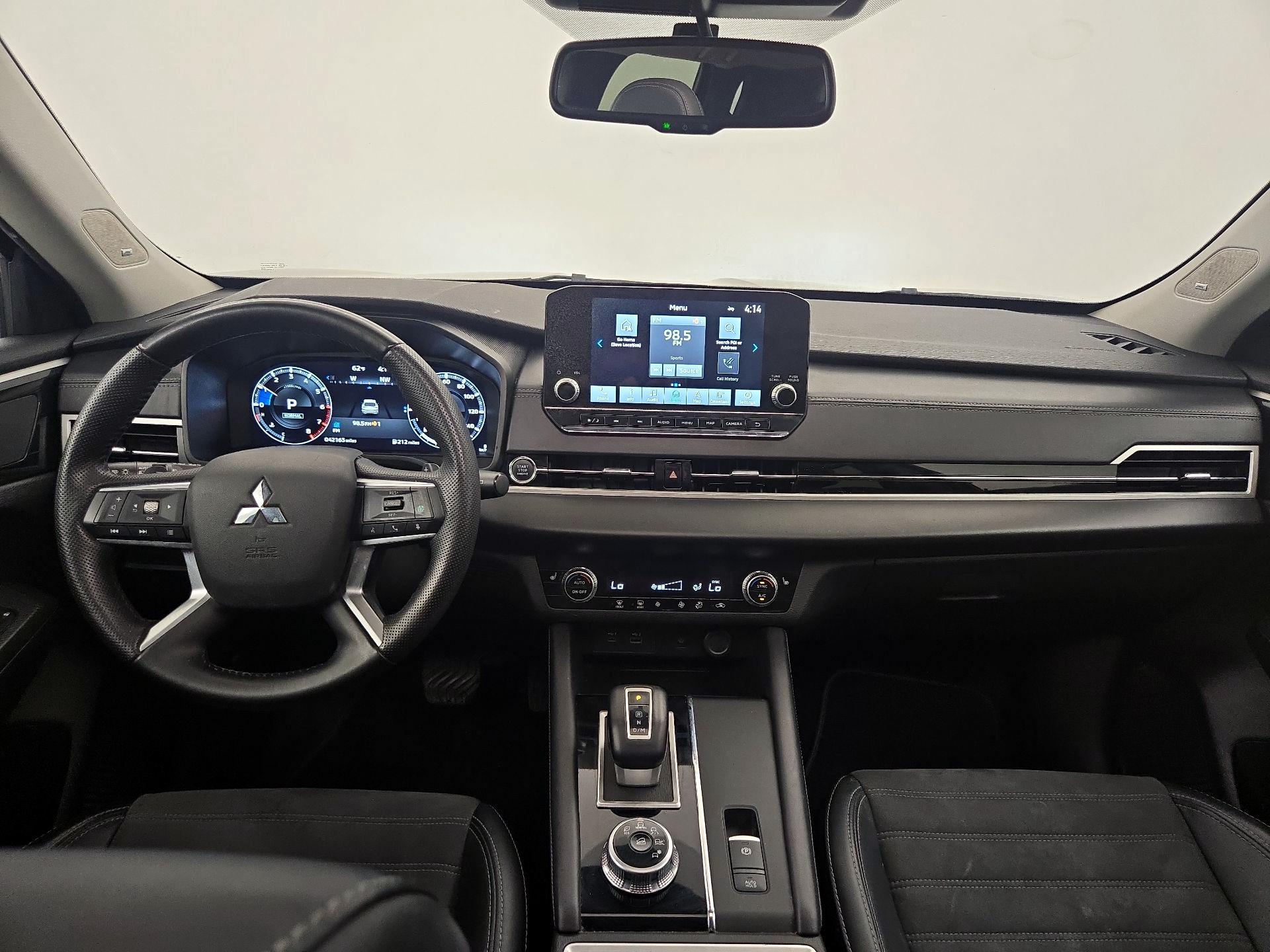 Thumbnail: 2024 Mitsubishi Outlander - 9