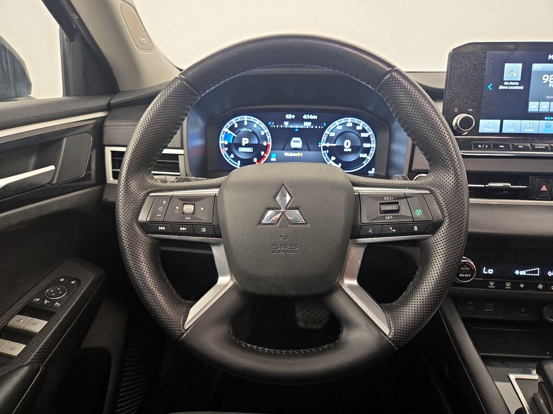 Thumbnail: 2024 Mitsubishi Outlander - 10