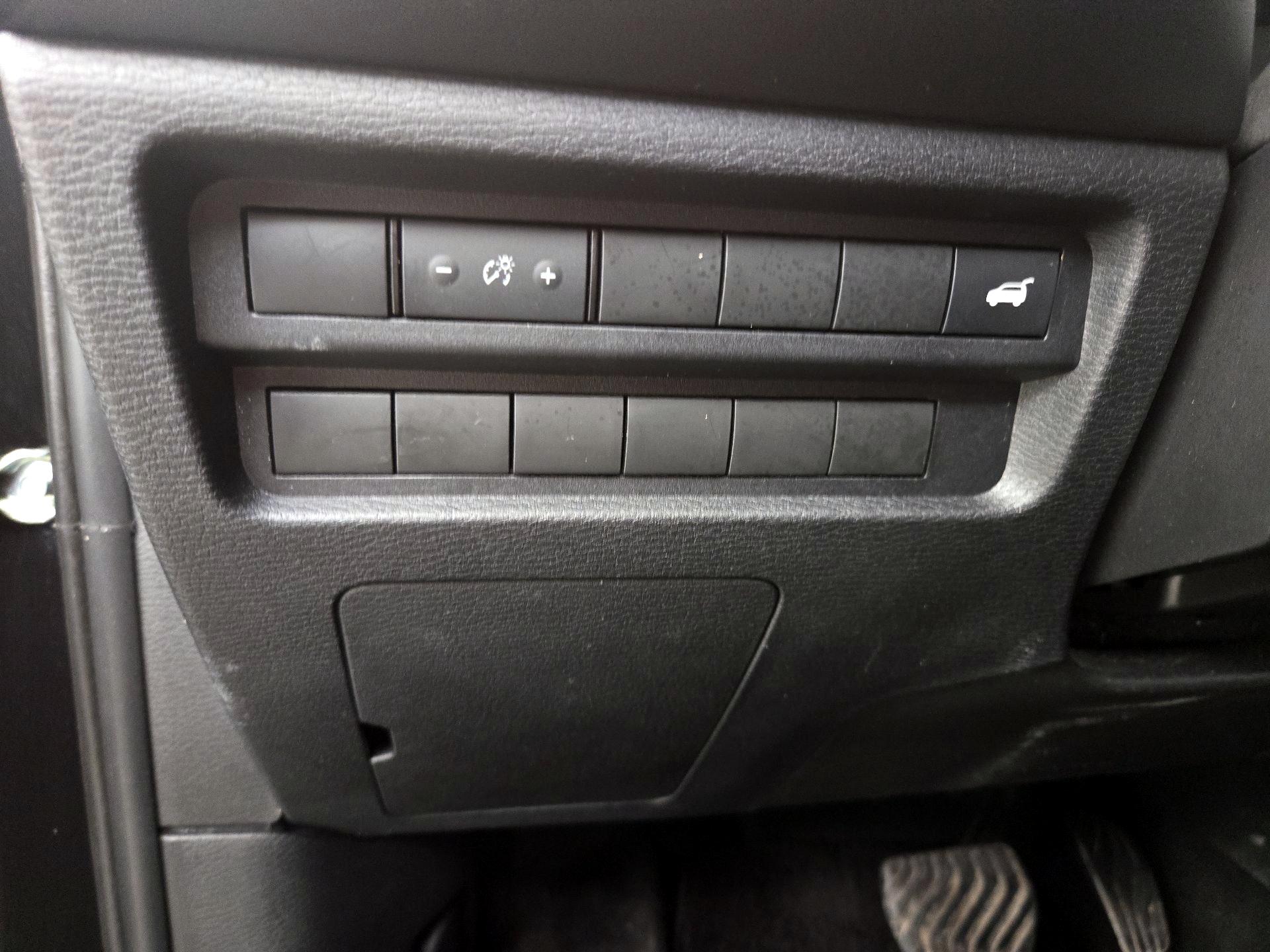 Thumbnail: 2024 Mitsubishi Outlander - 13