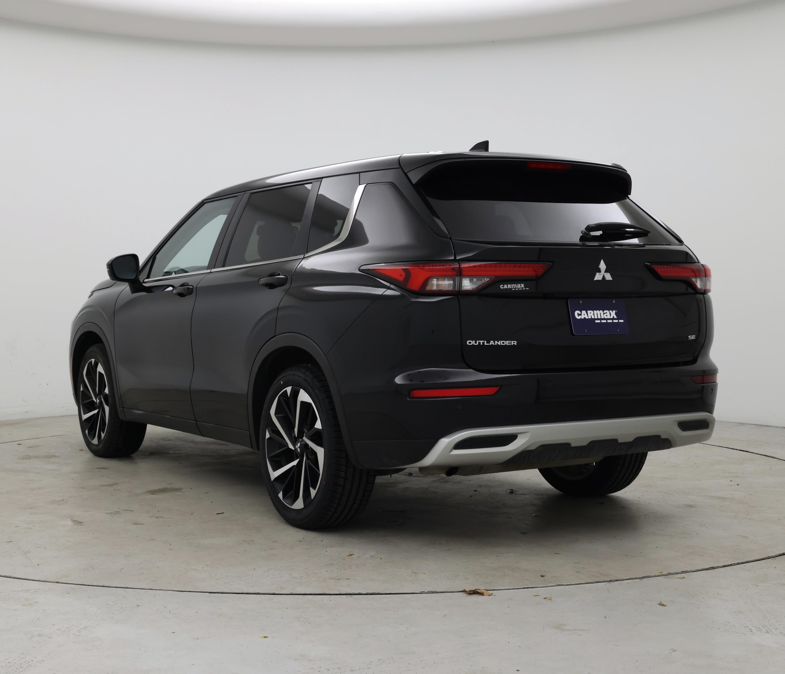 Thumbnail: 2024 Mitsubishi Outlander - 2