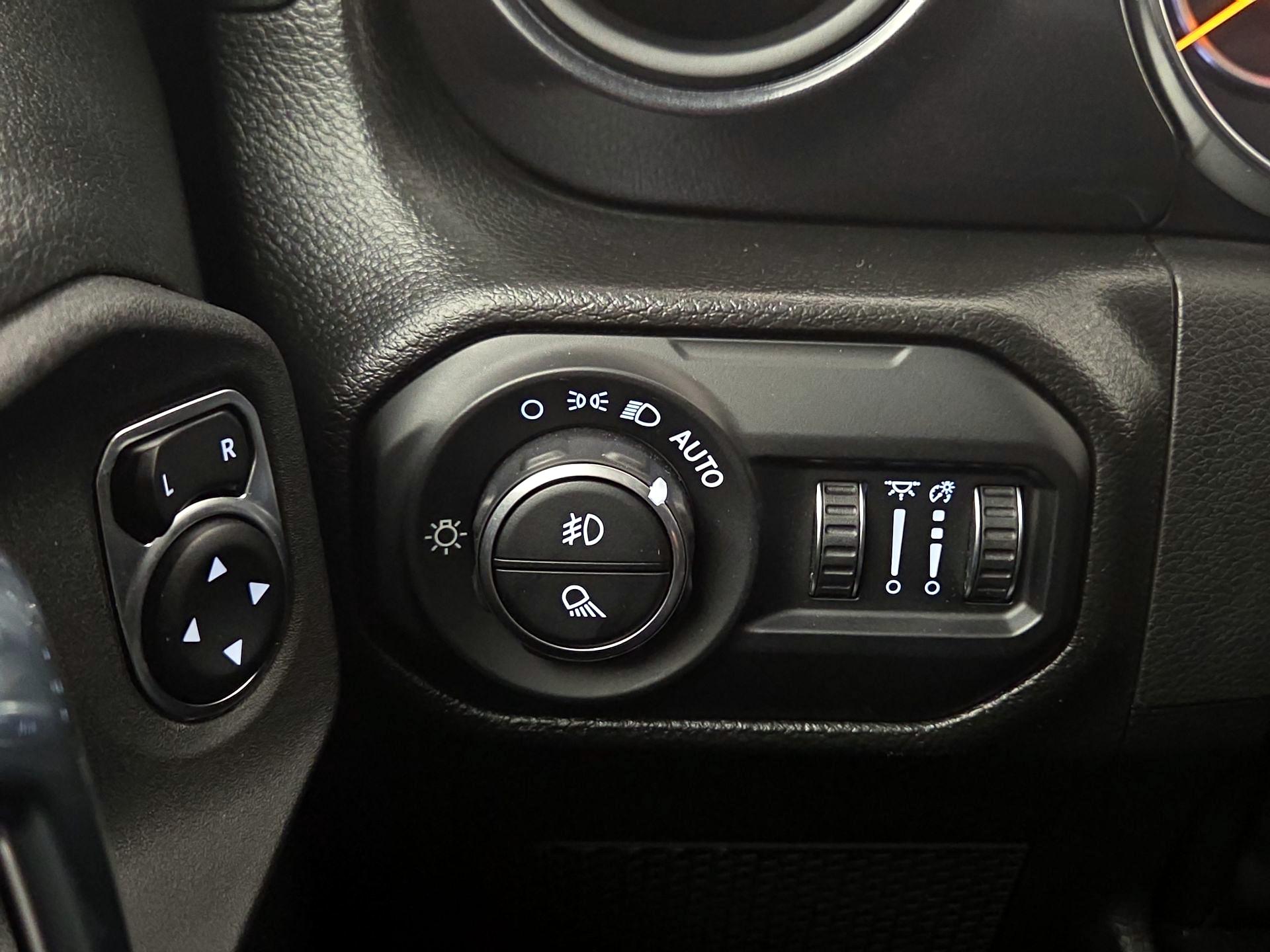 Thumbnail: 2022 Jeep Gladiator - 13