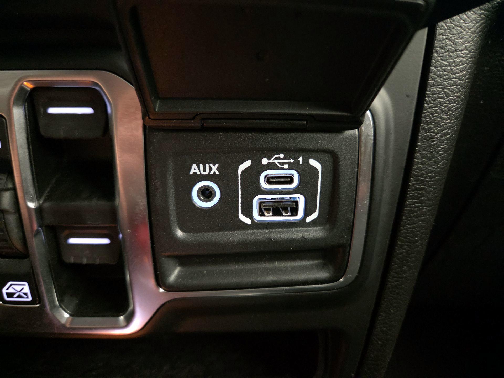Thumbnail: 2022 Jeep Gladiator - 19