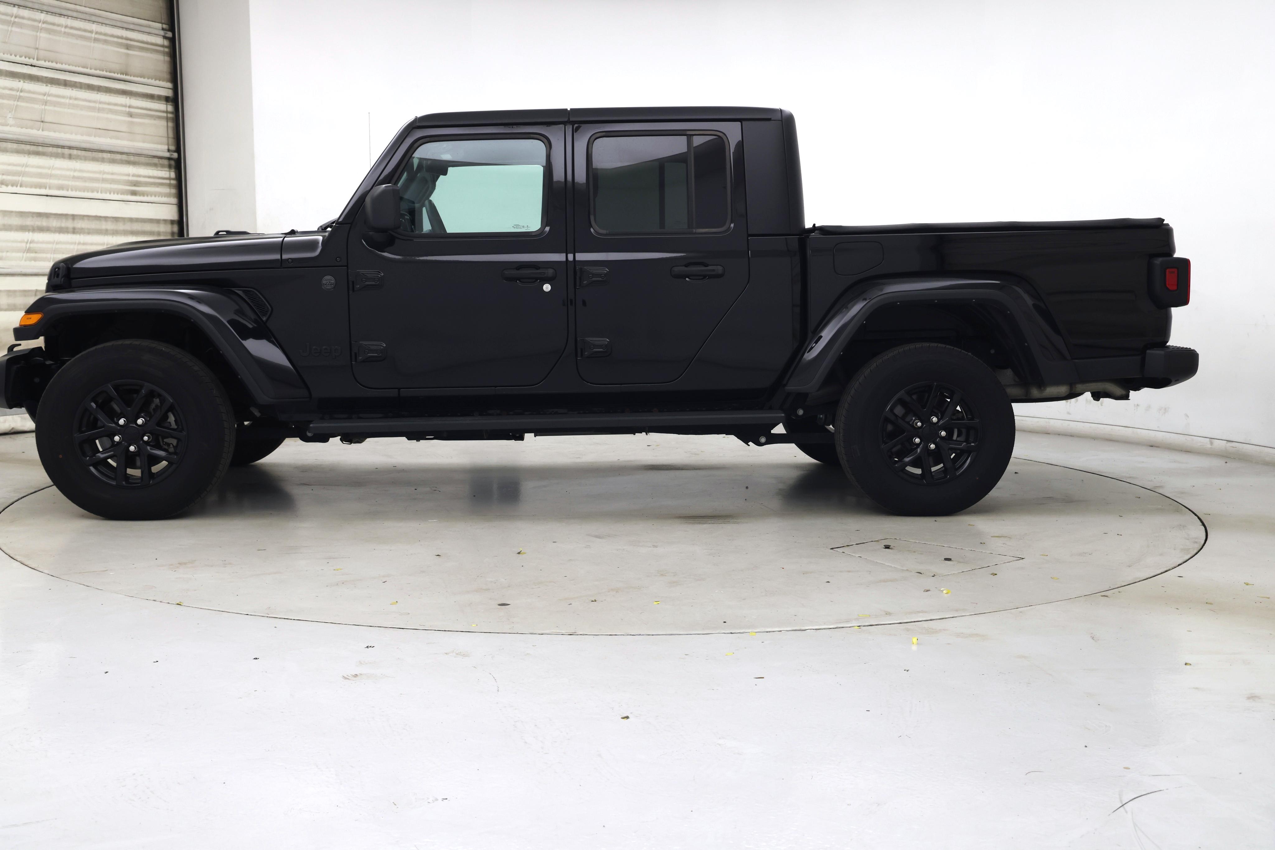 Thumbnail: 2022 Jeep Gladiator - 3