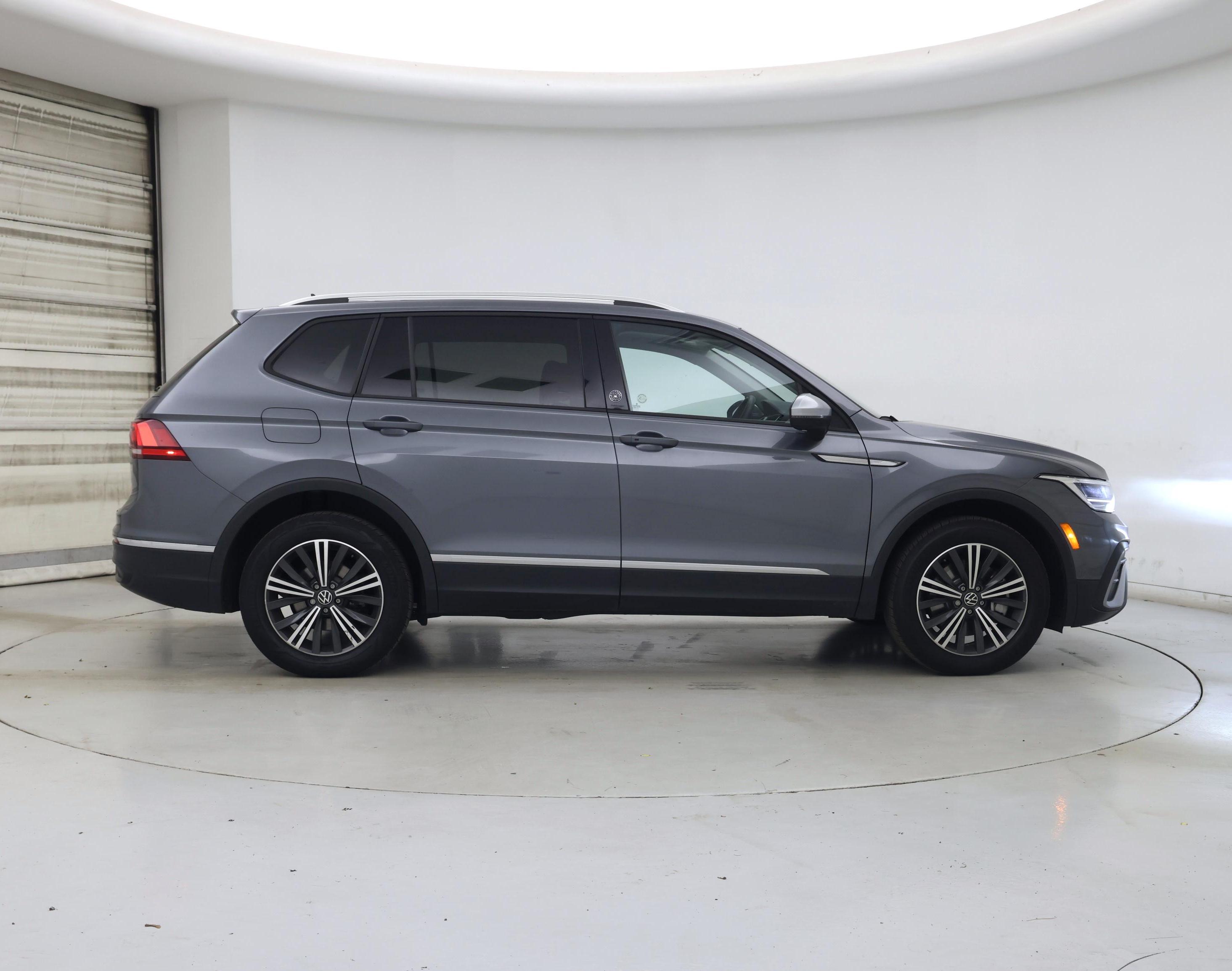 Thumbnail: 2024 Volkswagen Tiguan - 7