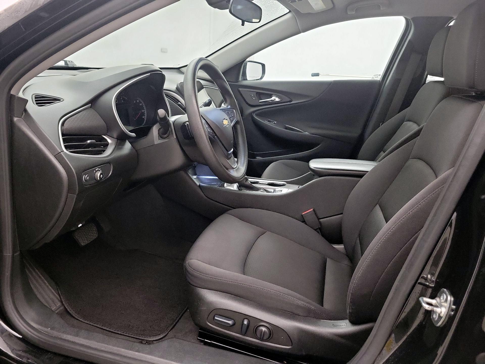 Thumbnail: 2024 Chevrolet Malibu - 11