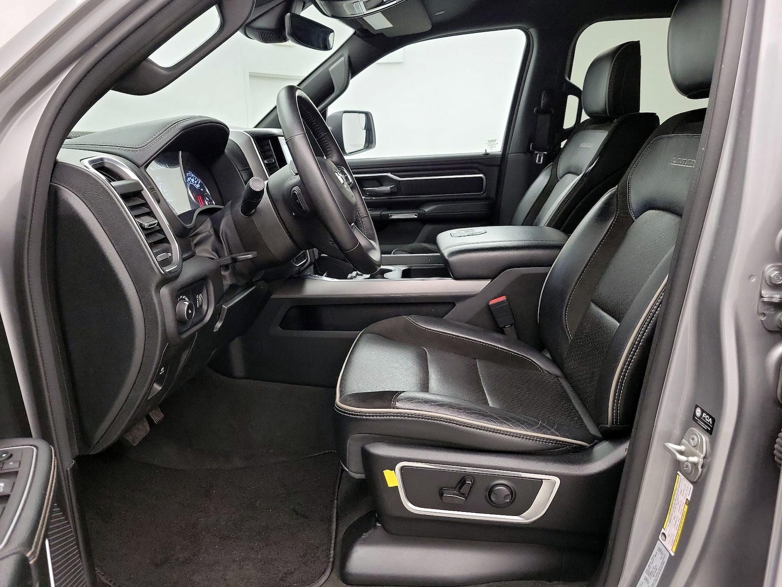 2024 RAM Ram 1500 Pickup Laramie - Photo 12