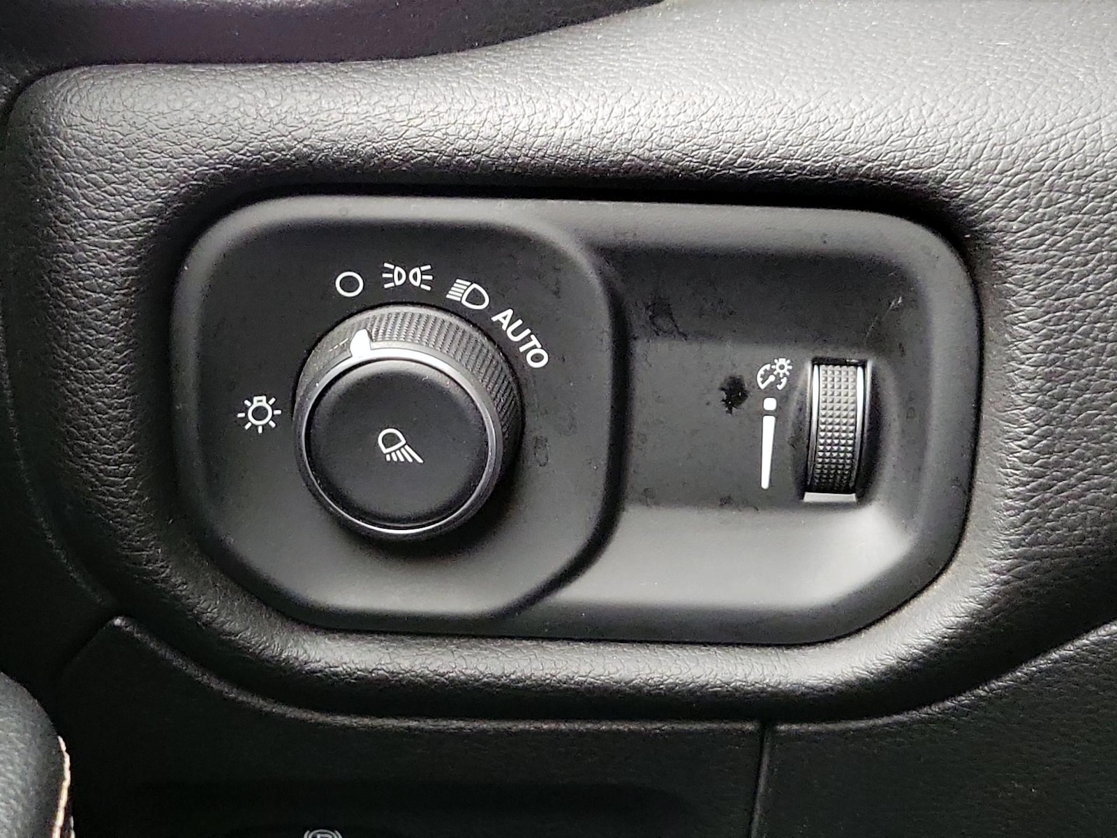 2024 RAM Ram 1500 Pickup Laramie - Photo 14
