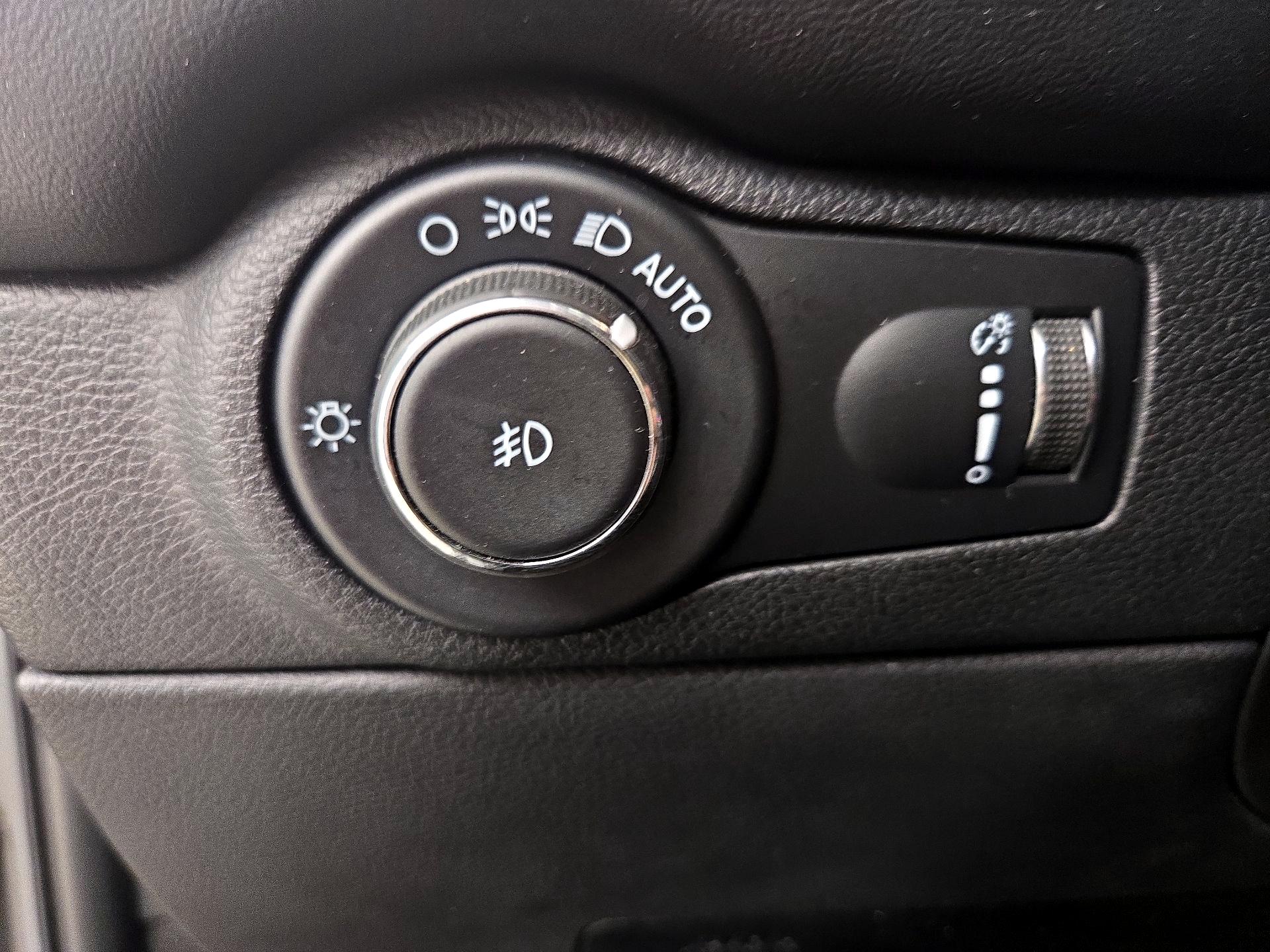 Thumbnail: 2022 Dodge Durango - 13