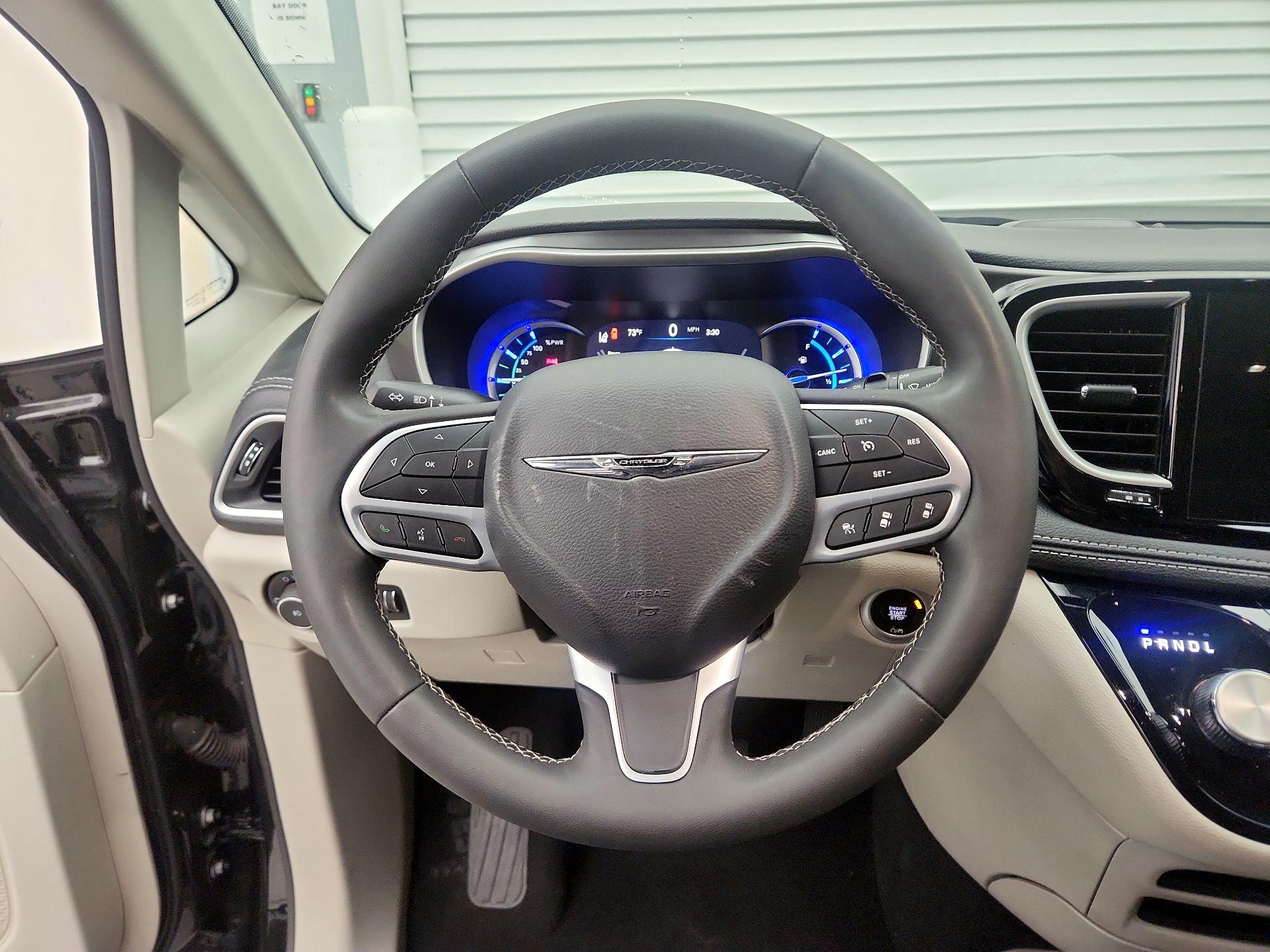 Thumbnail: 2024 Chrysler Pacifica - 10