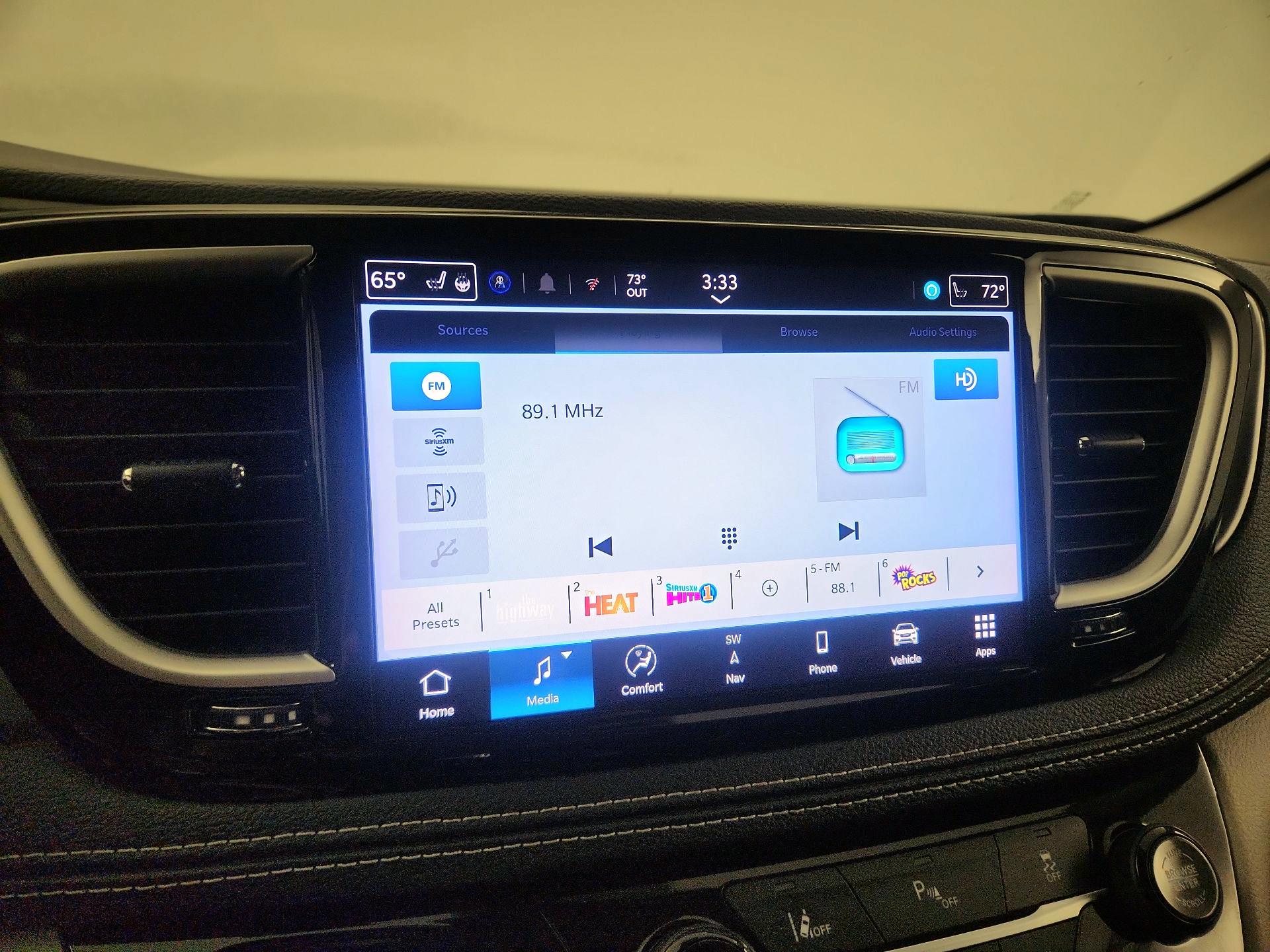 Thumbnail: 2024 Chrysler Pacifica - 16