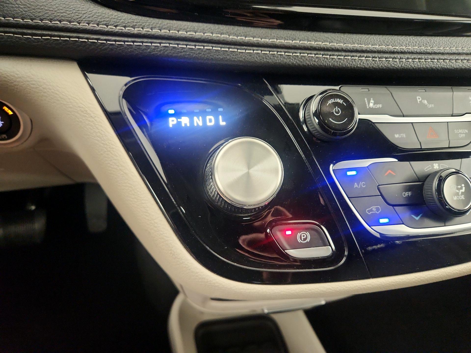 Thumbnail: 2024 Chrysler Pacifica - 18