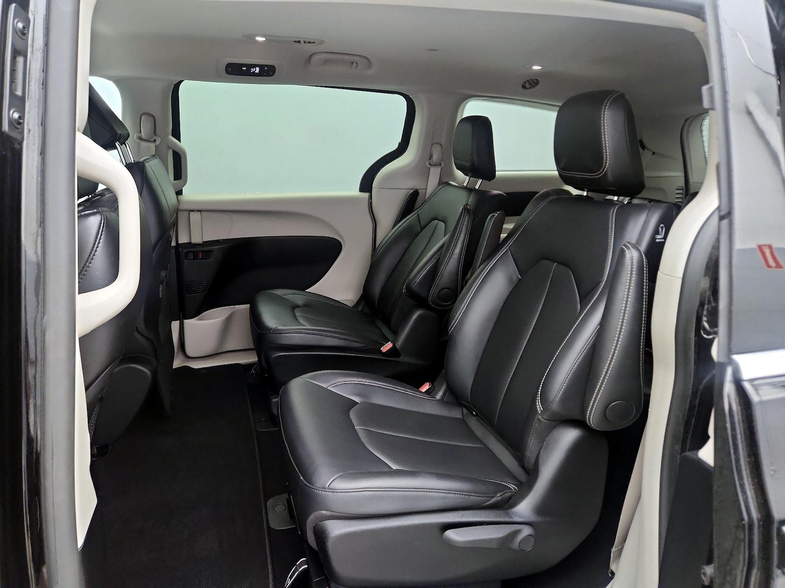 2024 Chrysler Pacifica PHEV Select - Photo 21