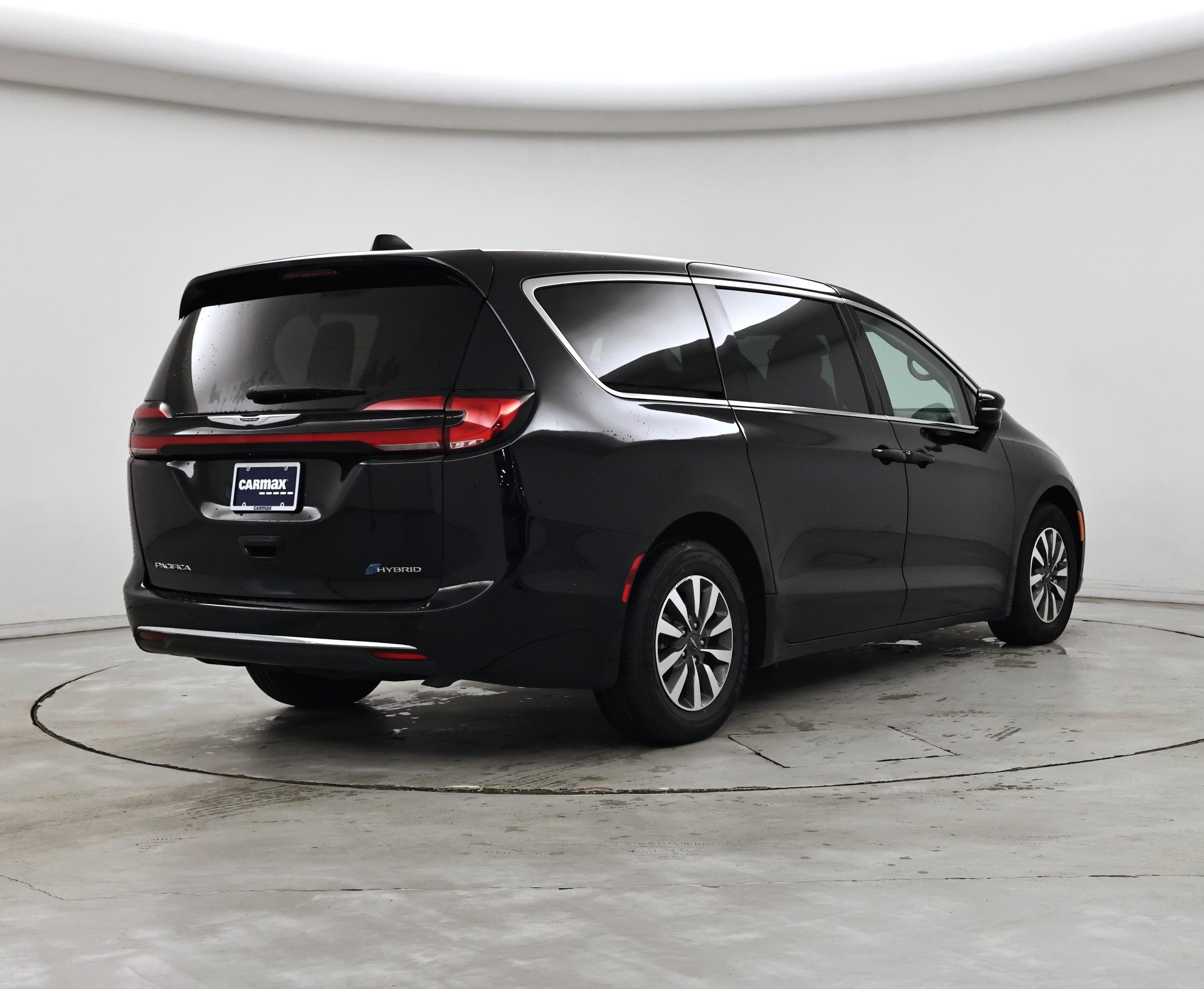 Thumbnail: 2024 Chrysler Pacifica - 8