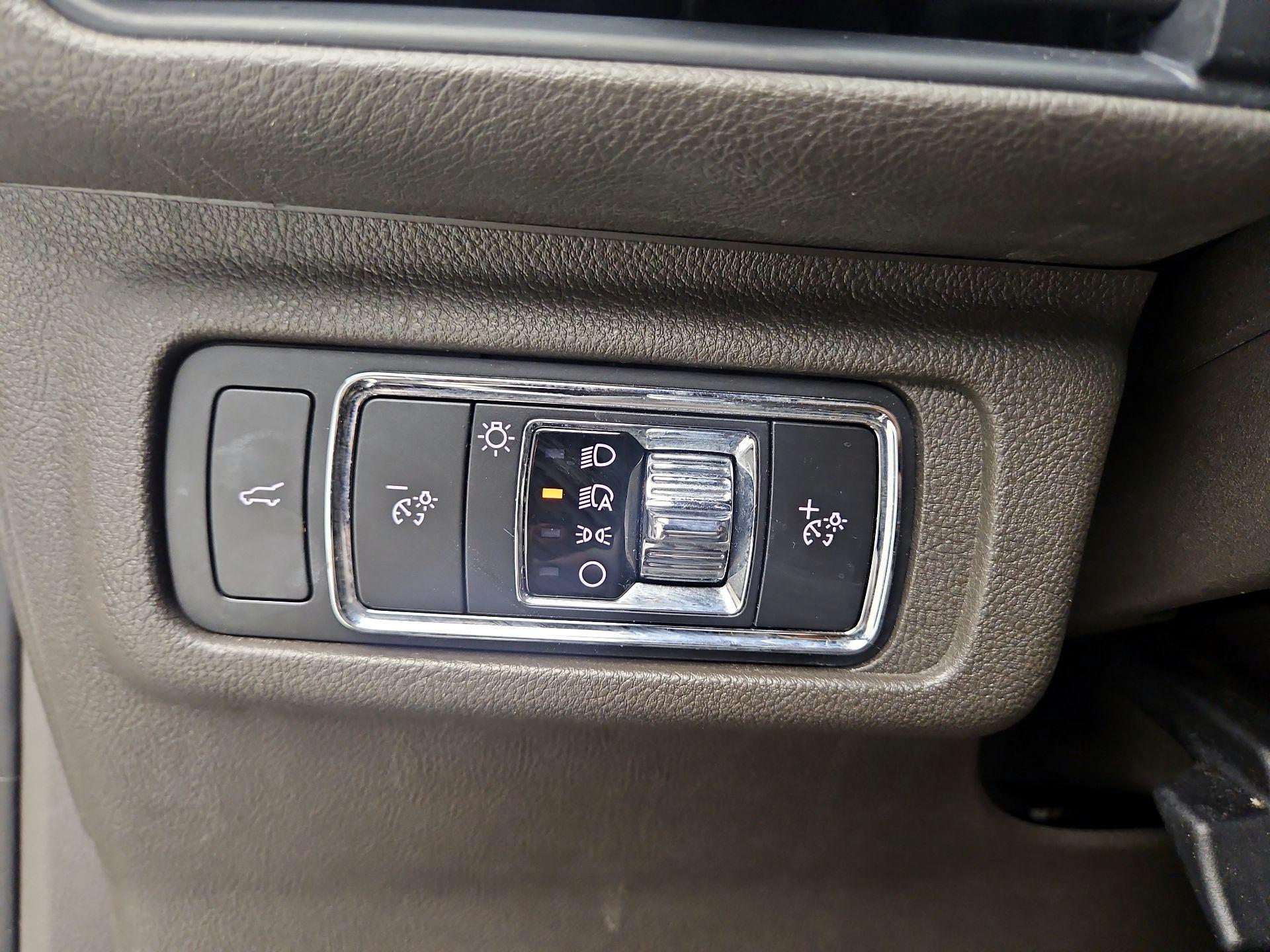 Thumbnail: 2022 Lincoln Corsair - 13