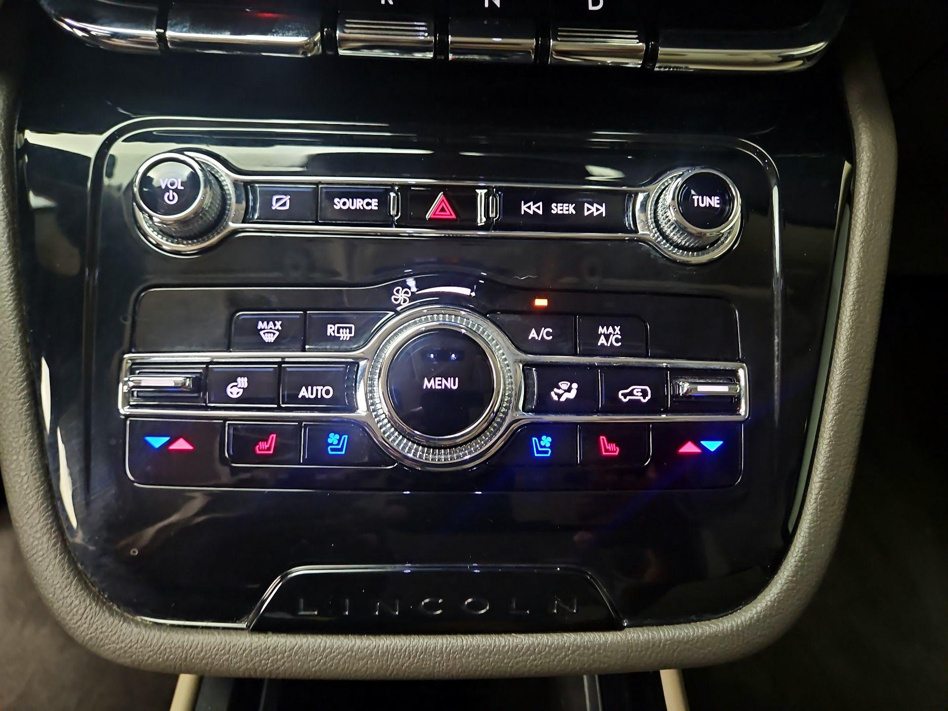 Thumbnail: 2022 Lincoln Corsair - 17