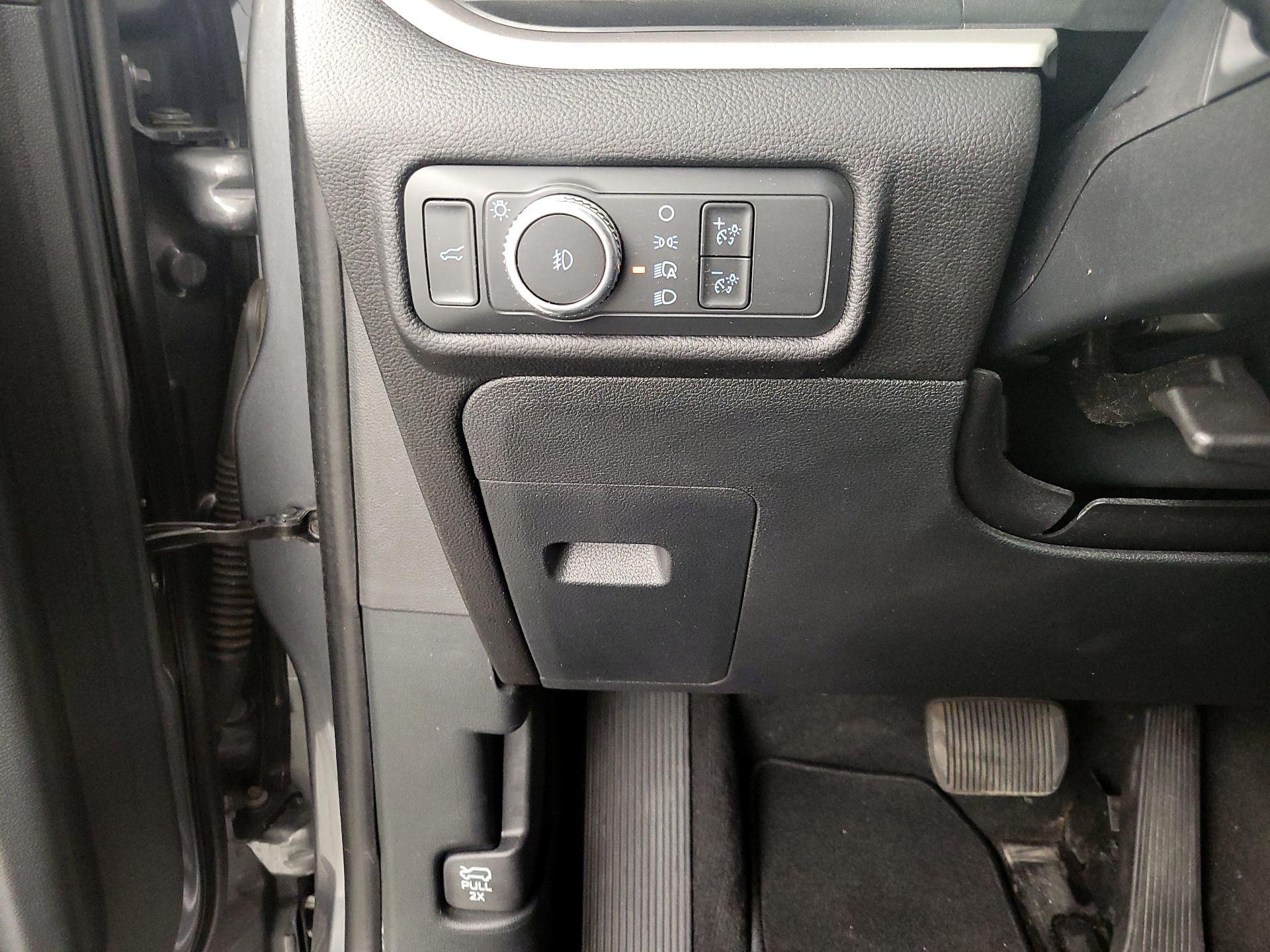 Thumbnail: 2022 Ford Explorer - 13