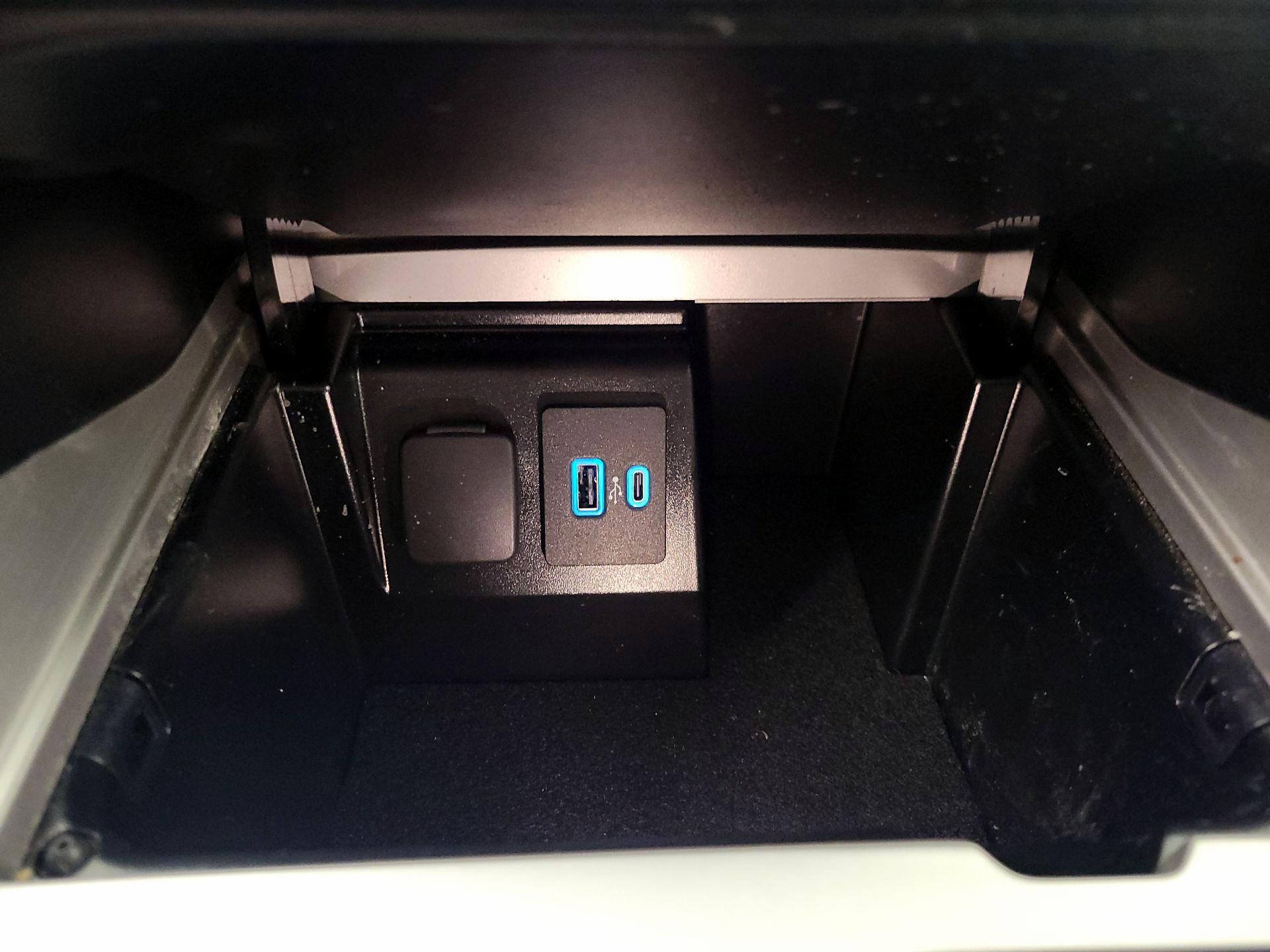 Thumbnail: 2022 Ford Explorer - 19