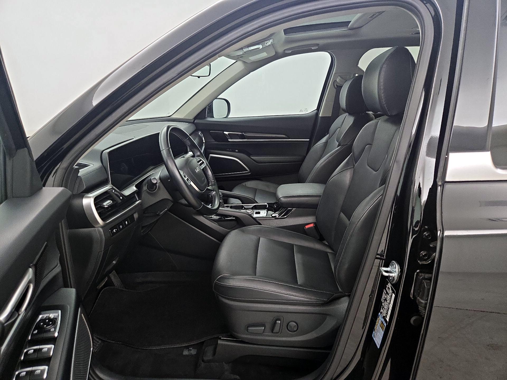 Thumbnail: 2023 Kia Telluride - 11