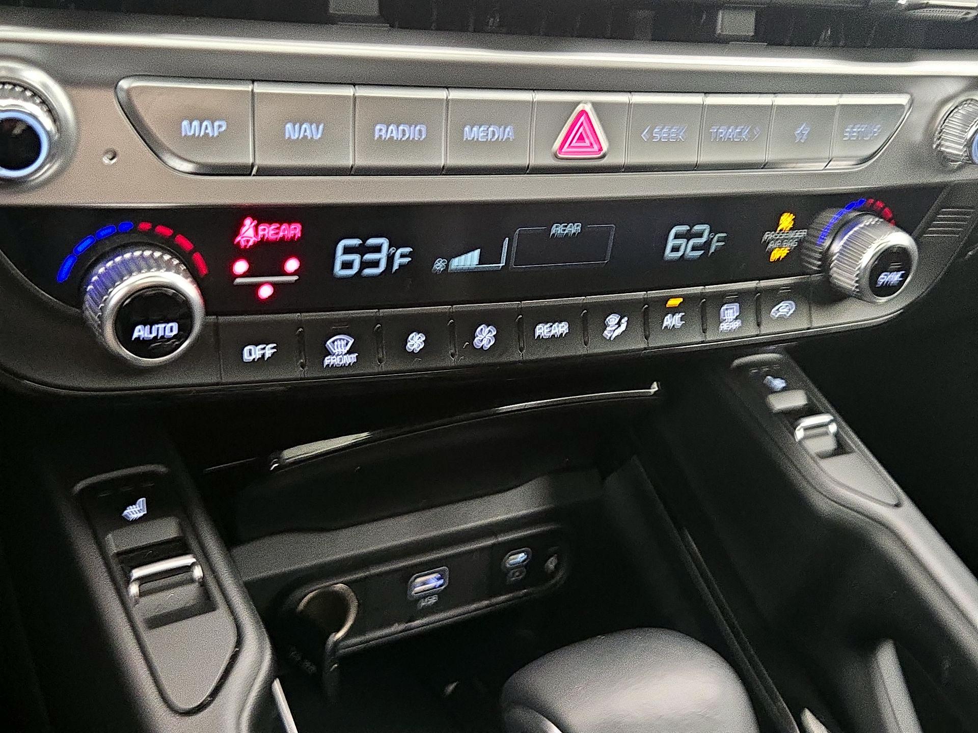 Thumbnail: 2023 Kia Telluride - 17