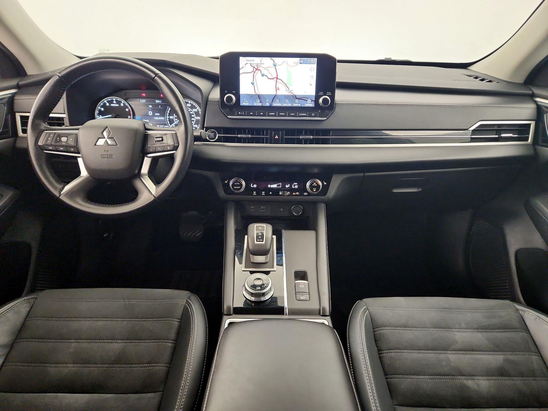 Thumbnail: 2022 Mitsubishi Outlander - 9