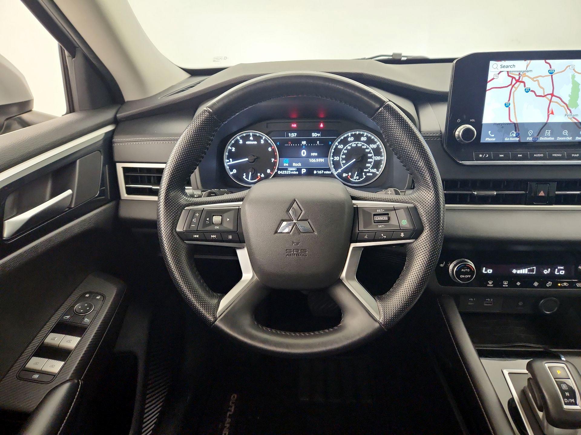 Thumbnail: 2022 Mitsubishi Outlander - 10