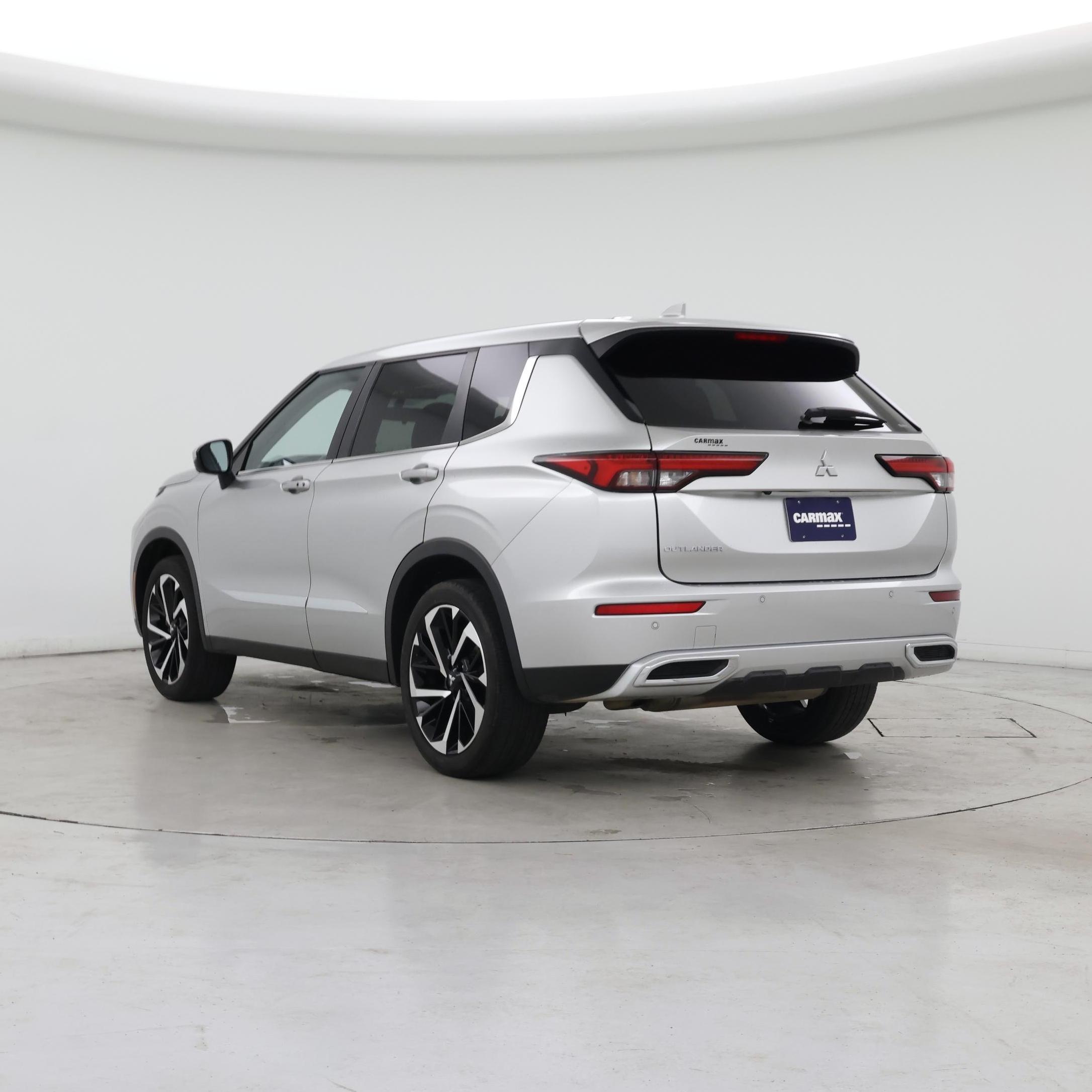 Thumbnail: 2022 Mitsubishi Outlander - 2