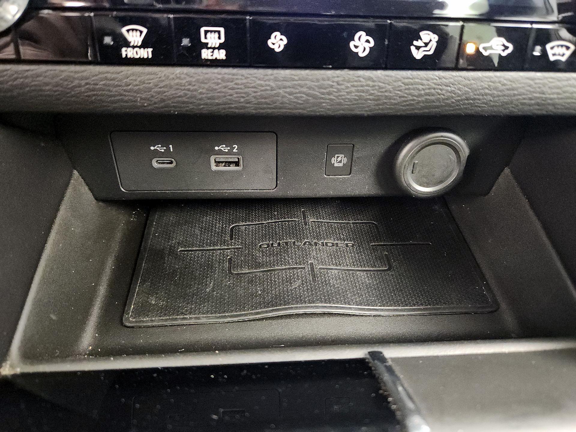 Thumbnail: 2022 Mitsubishi Outlander - 19