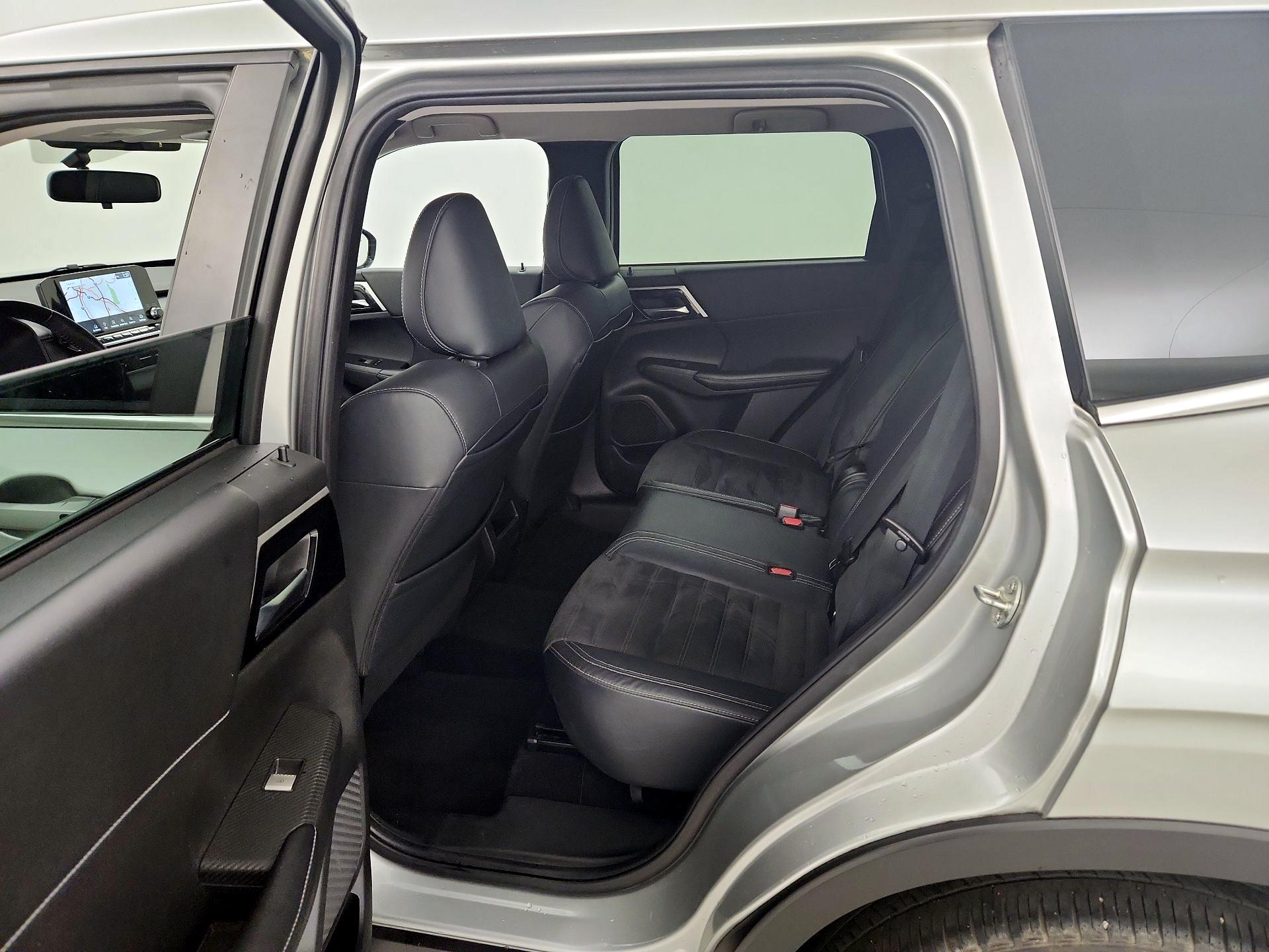 Thumbnail: 2022 Mitsubishi Outlander - 20