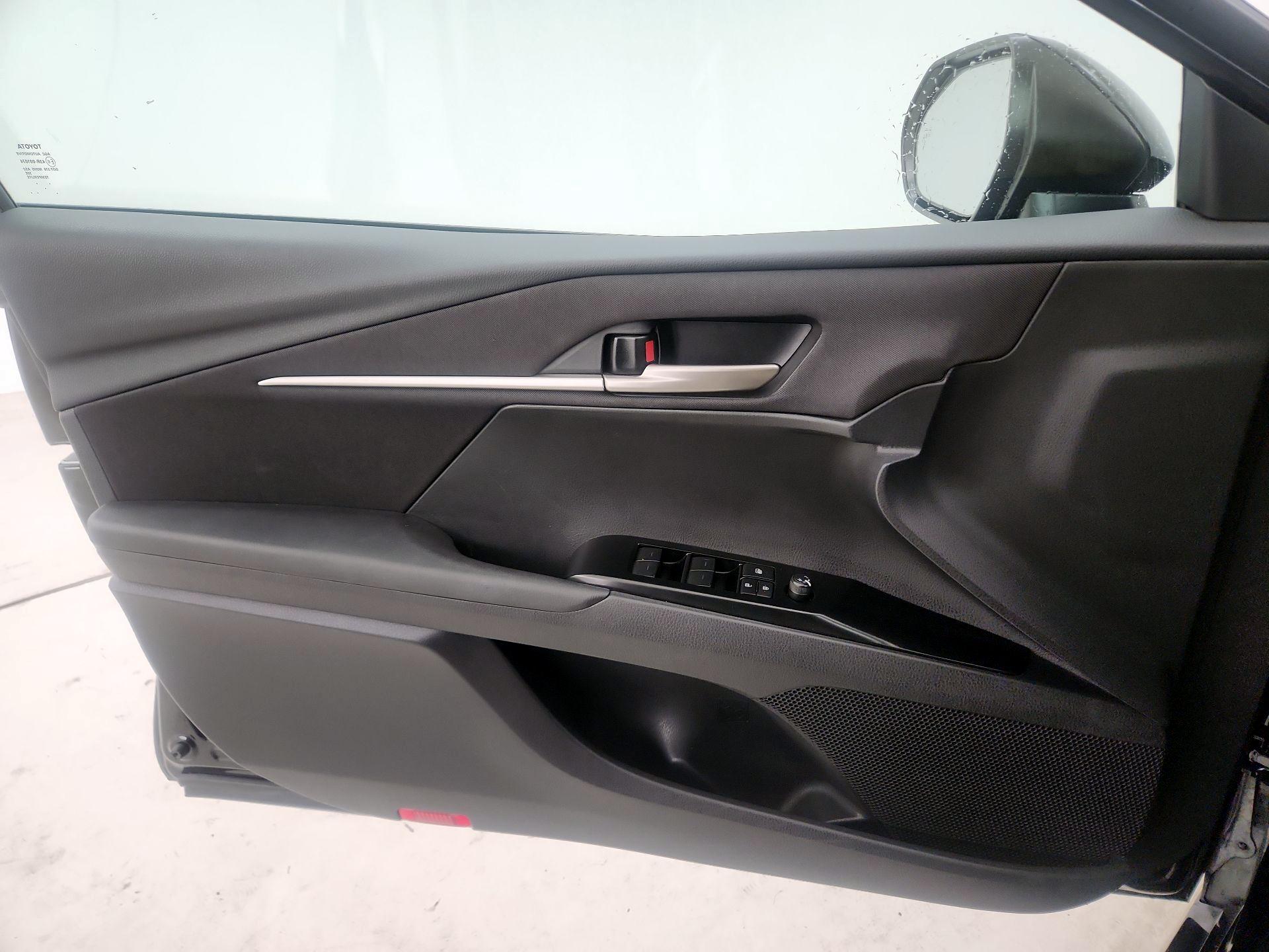 Thumbnail: 2025 Toyota Camry - 12