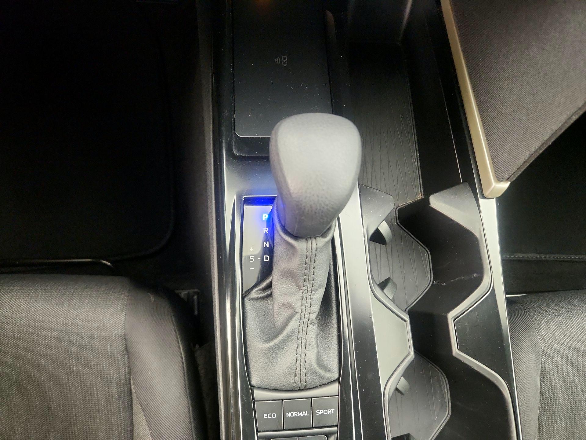 Thumbnail: 2025 Toyota Camry - 17