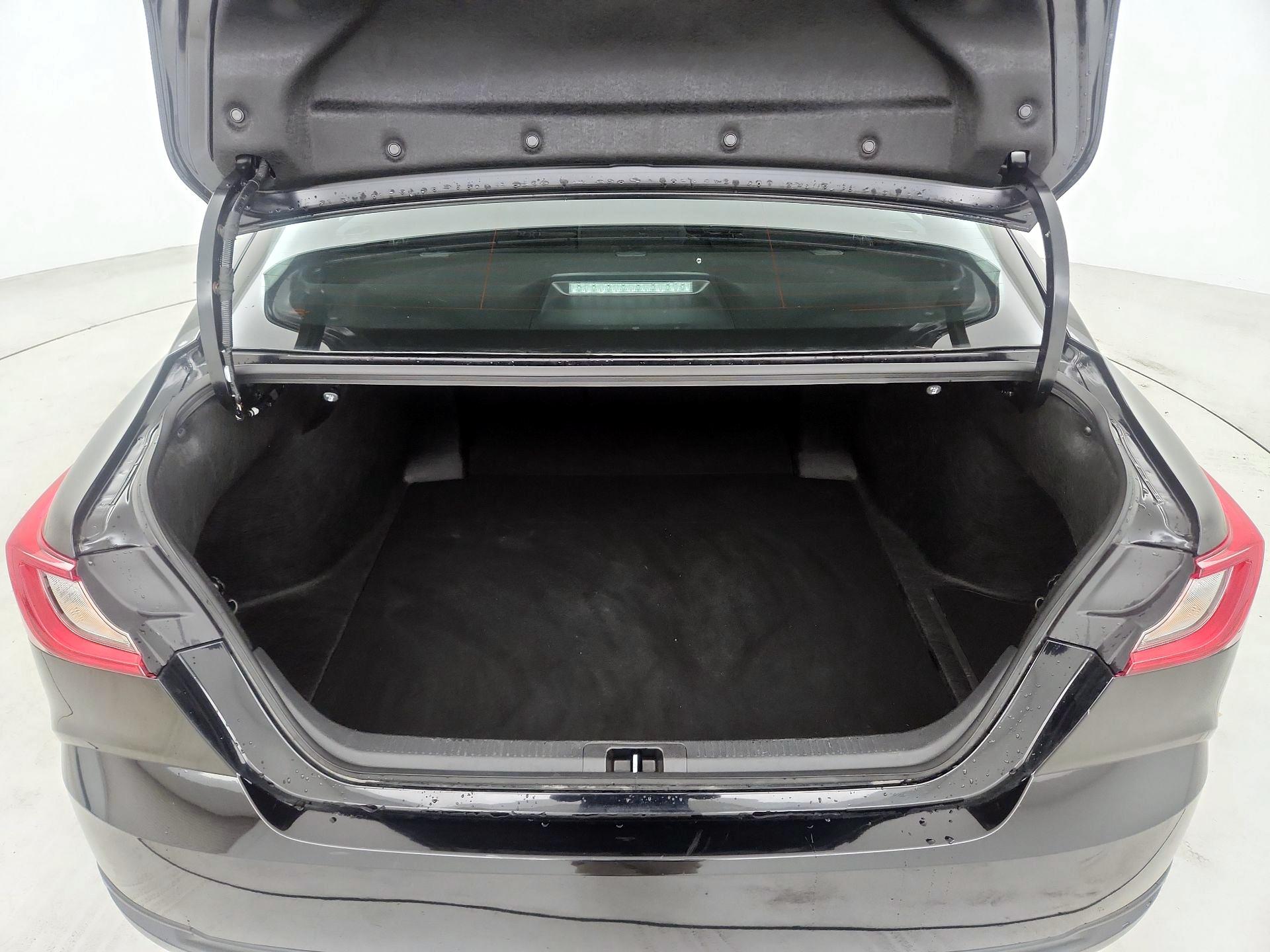 Thumbnail: 2025 Toyota Camry - 20