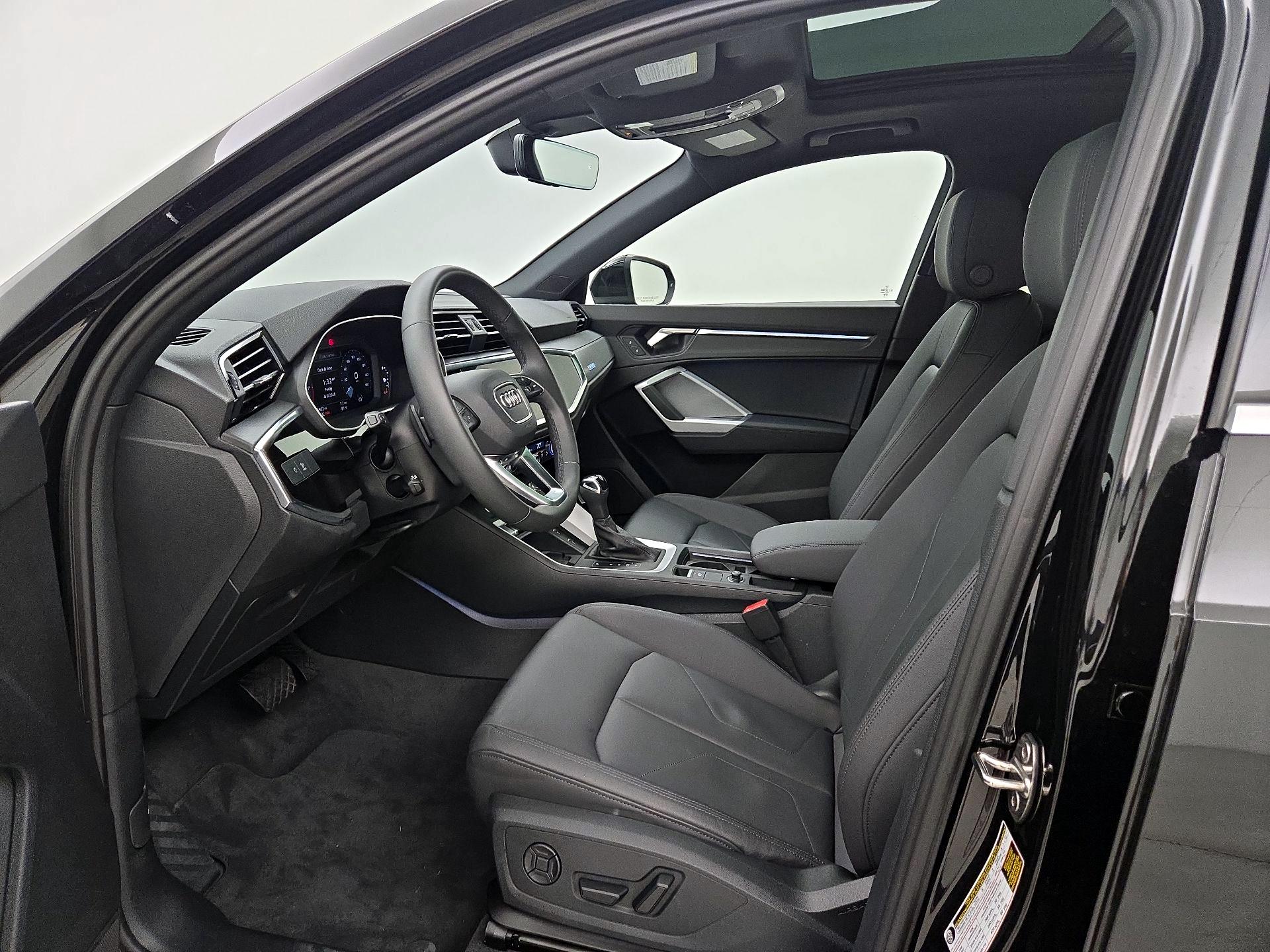 Thumbnail: 2025 Audi Q3 - 11