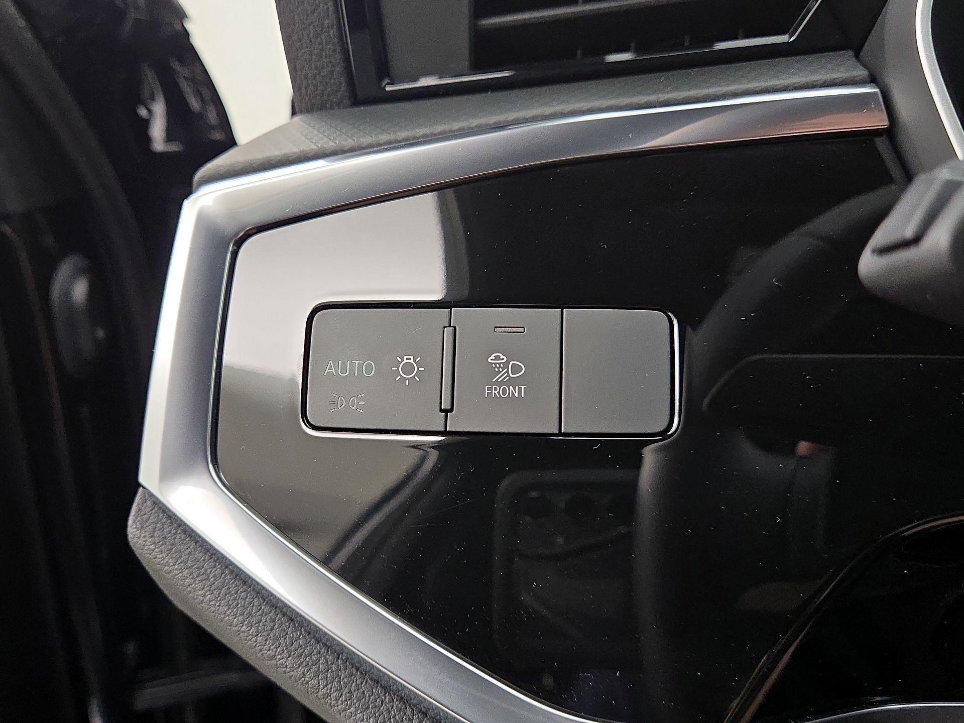 Thumbnail: 2025 Audi Q3 - 13