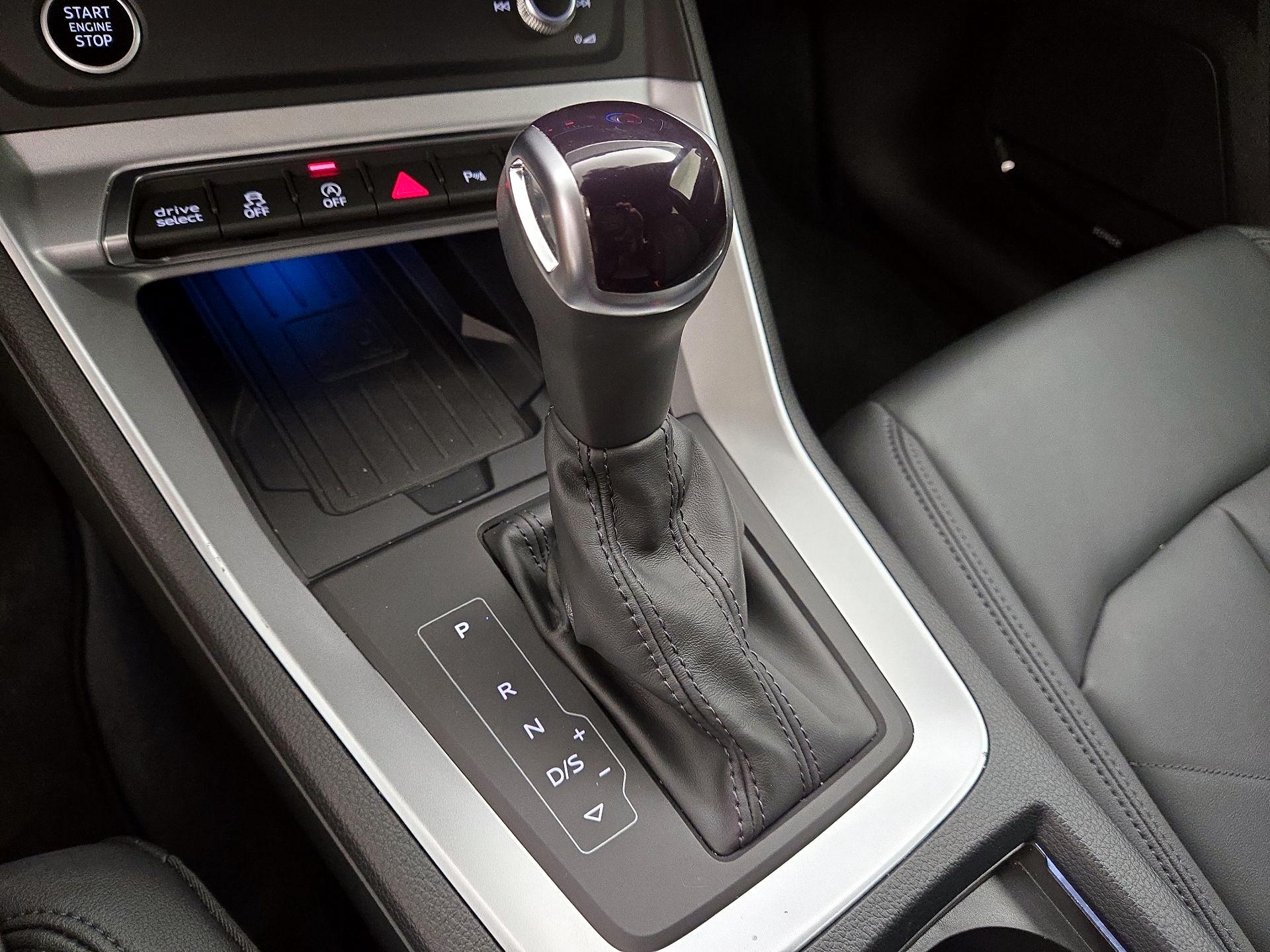 Thumbnail: 2025 Audi Q3 - 17