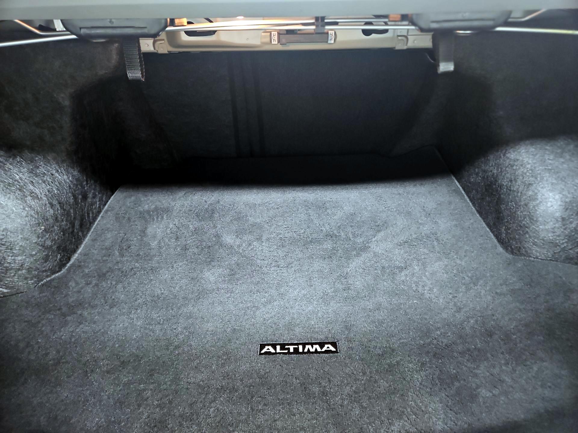 Thumbnail: 2023 Nissan Altima - 20