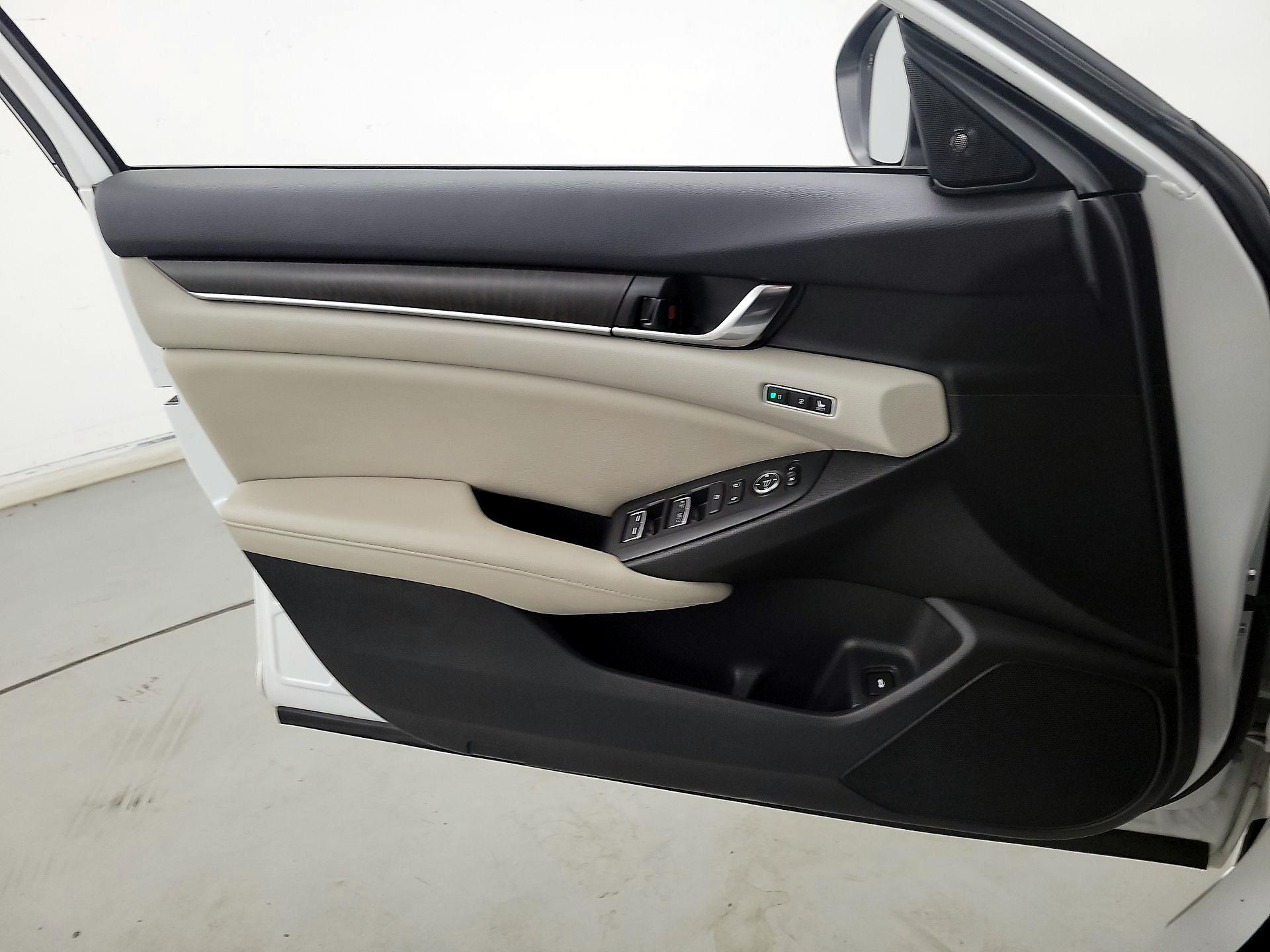 Thumbnail: 2020 Honda Accord - 12