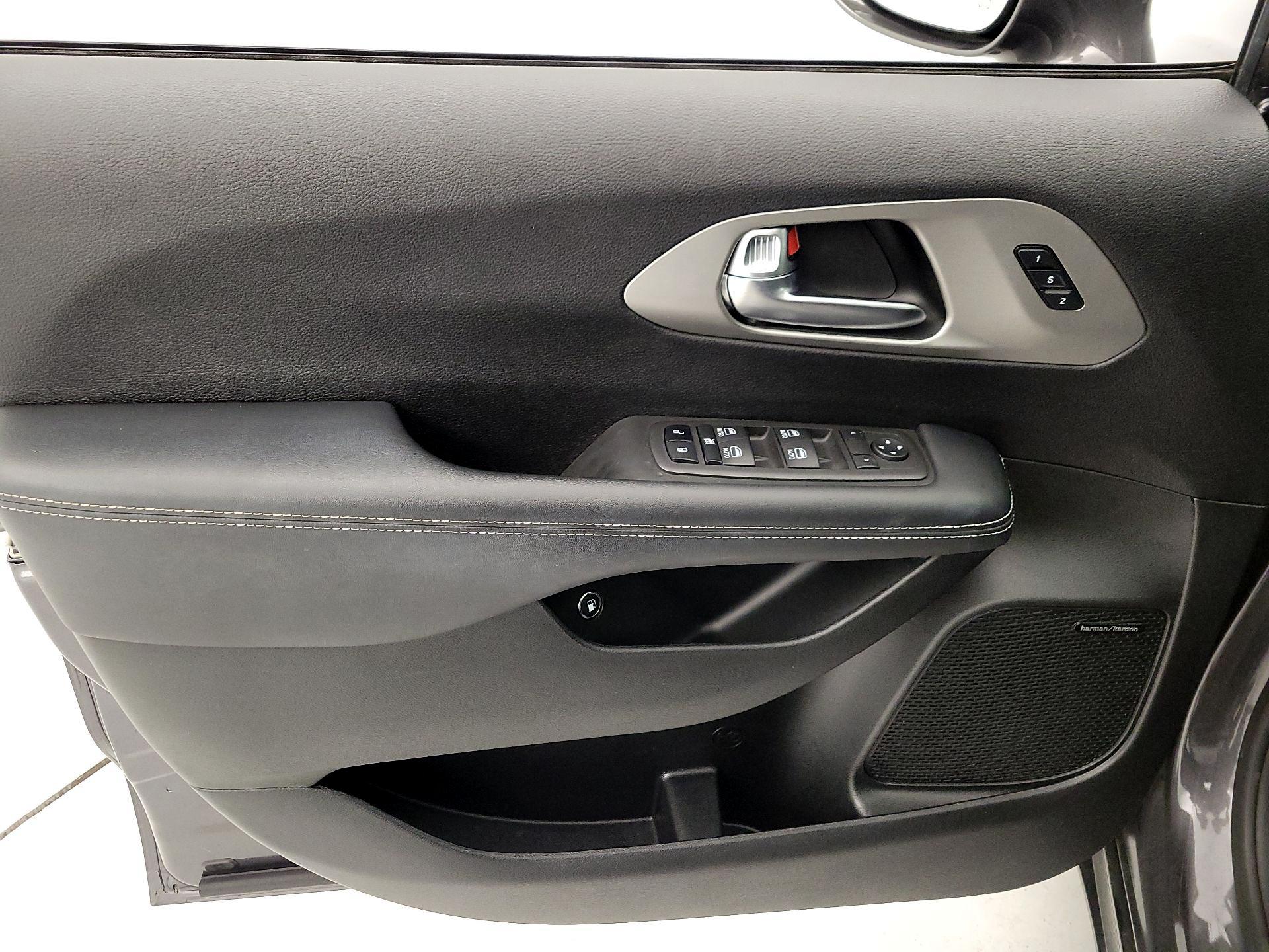 Thumbnail: 2022 Chrysler Pacifica - 12