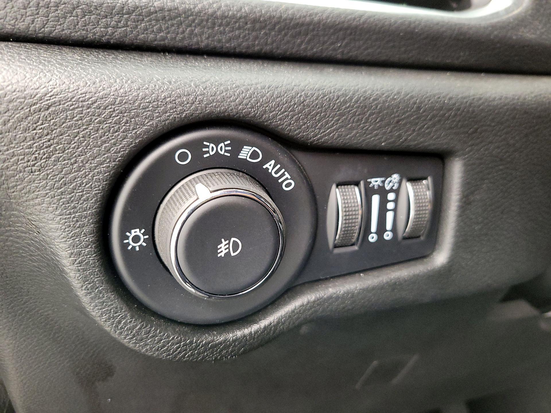 Thumbnail: 2022 Chrysler Pacifica - 13