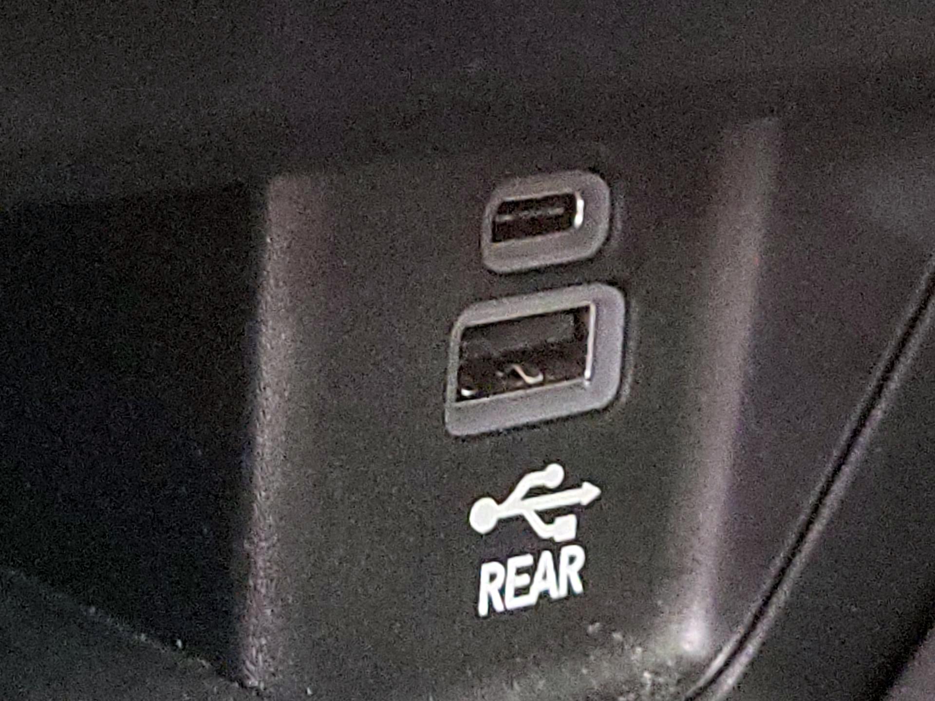 Thumbnail: 2022 Chrysler Pacifica - 18