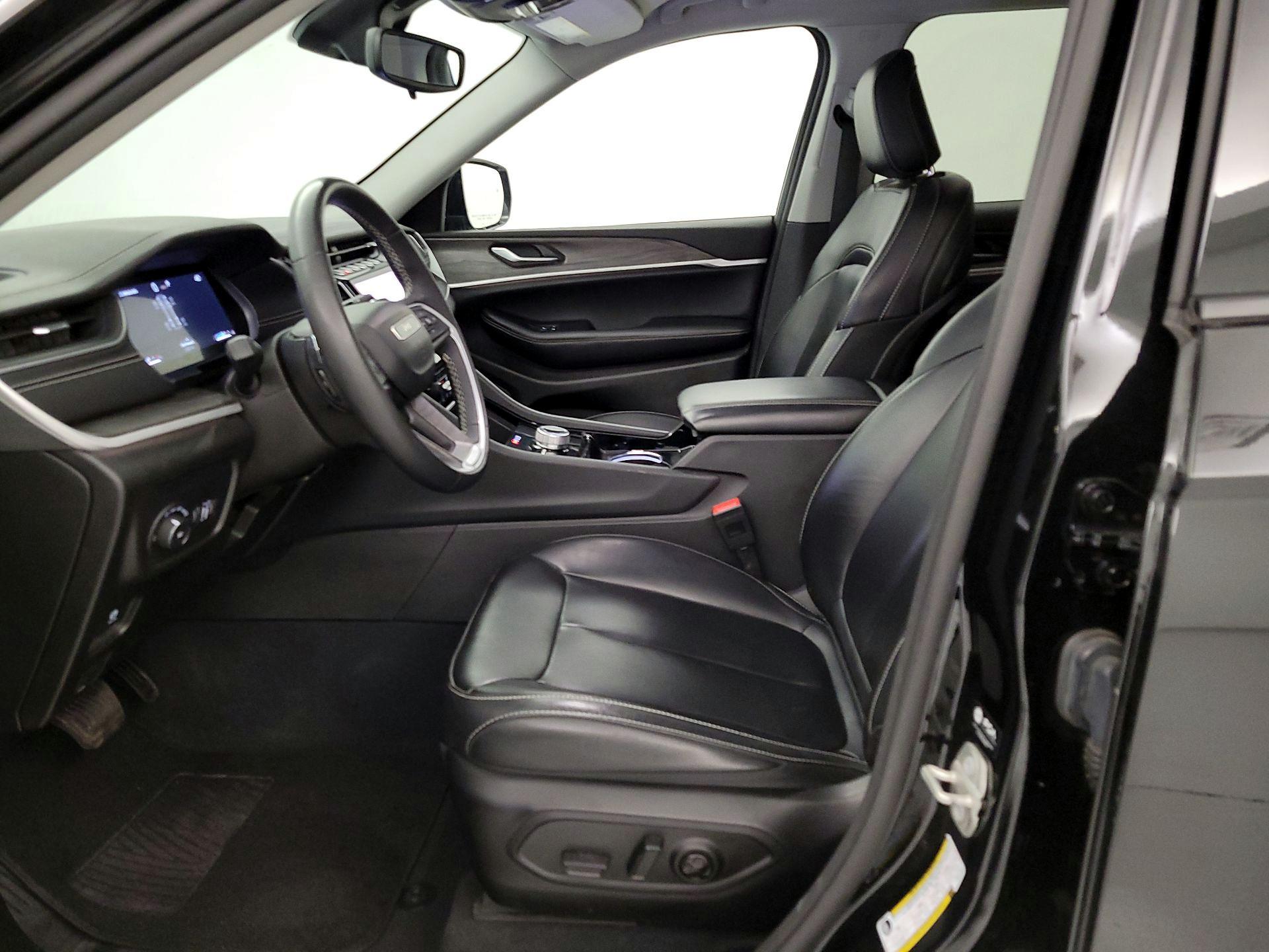 Thumbnail: 2023 Jeep Grand Cherokee - 11