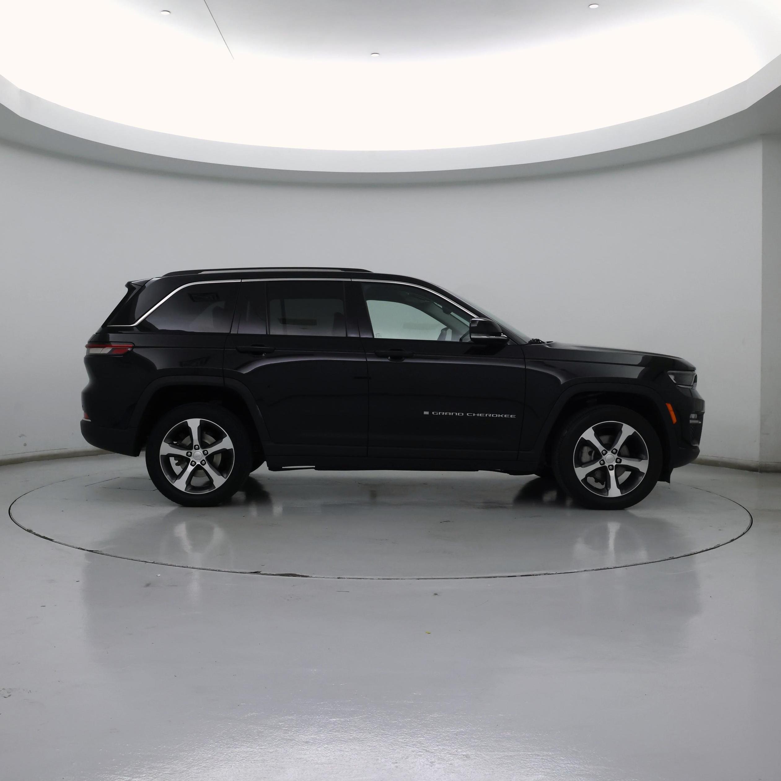 Thumbnail: 2023 Jeep Grand Cherokee - 7